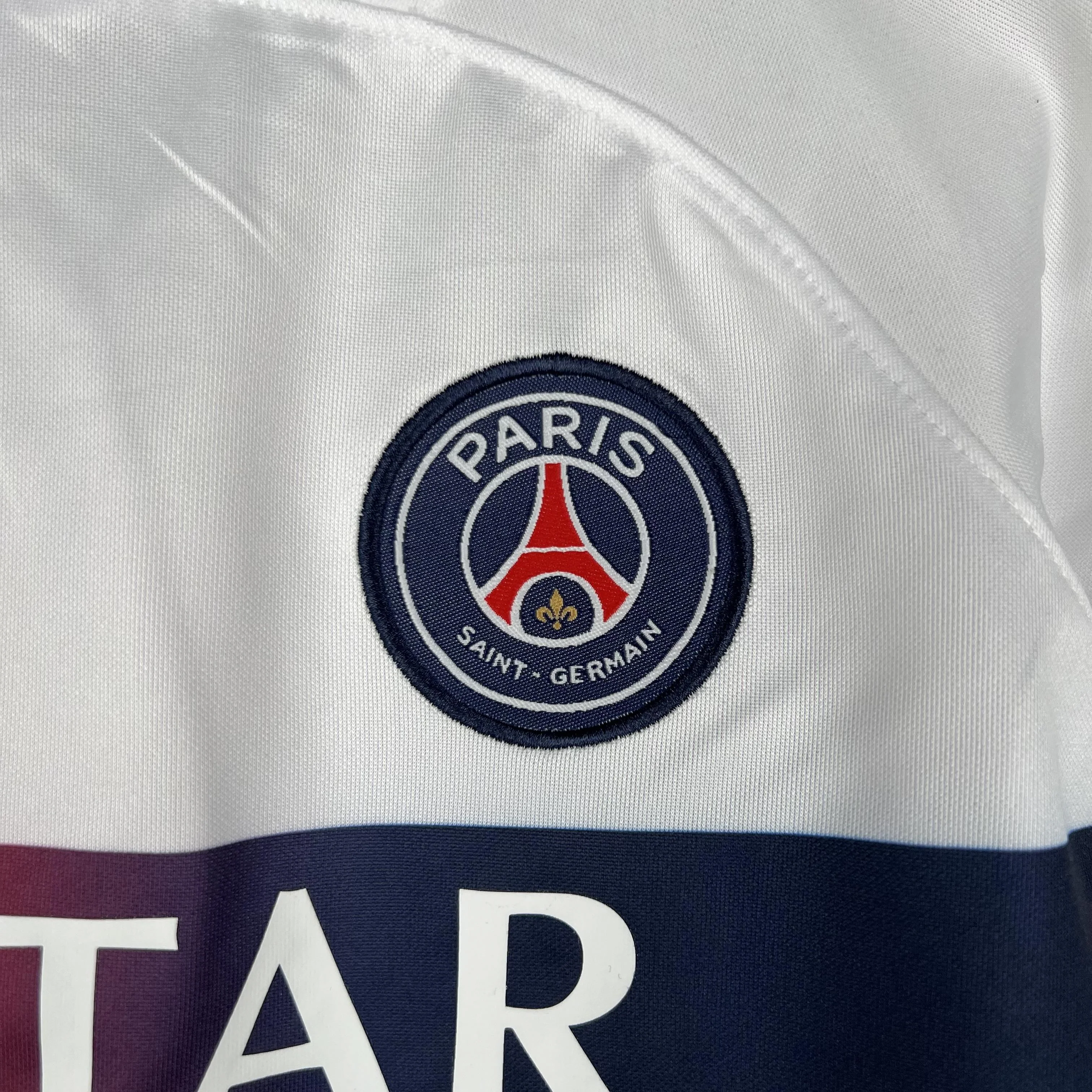 KIT INFANTIL DO PARIS SAINT-GERMAIN 23/24 ALTERNATIVA