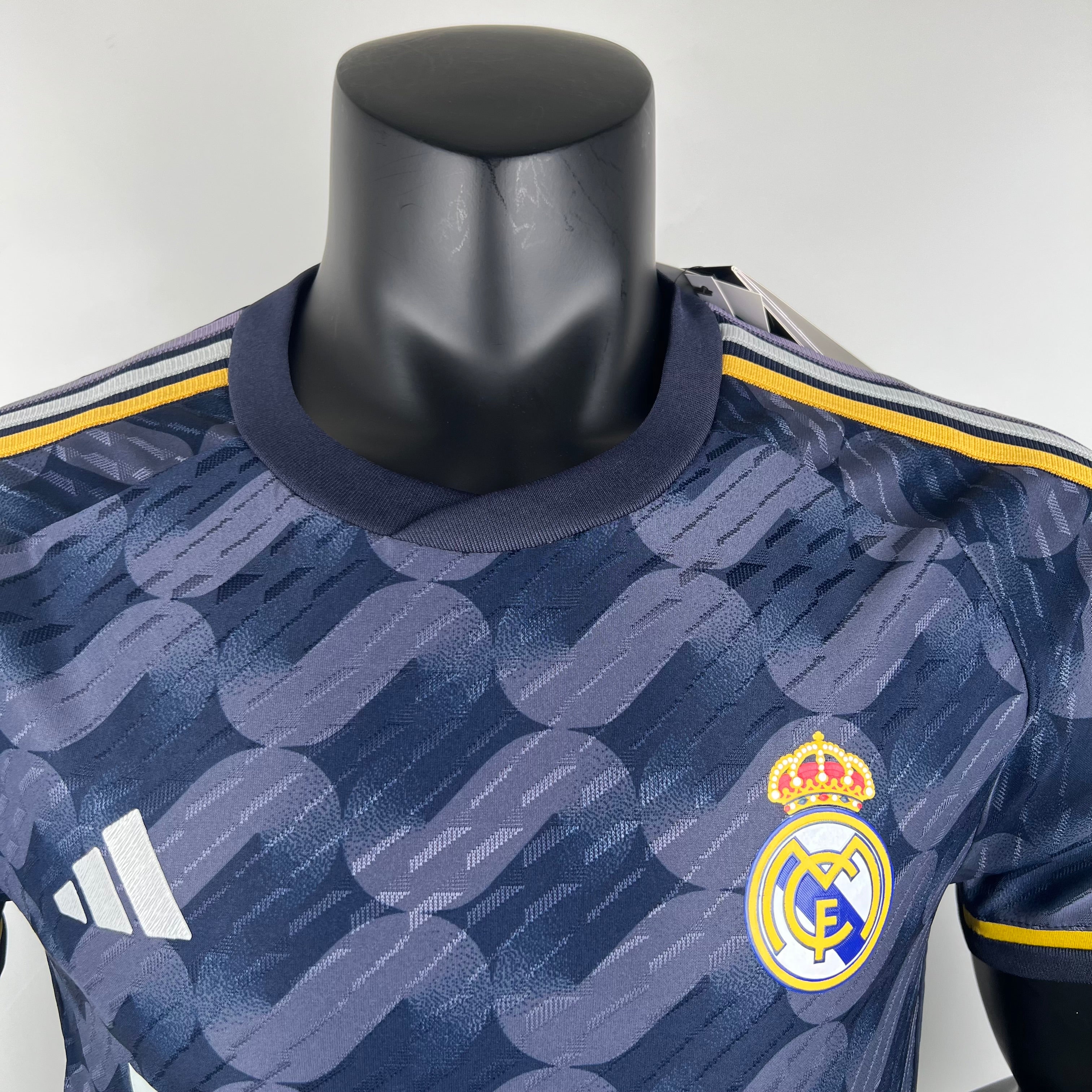 CAMISOLA VERSO PLAYER REAL MADRID 23/24 ALTERNATIVA