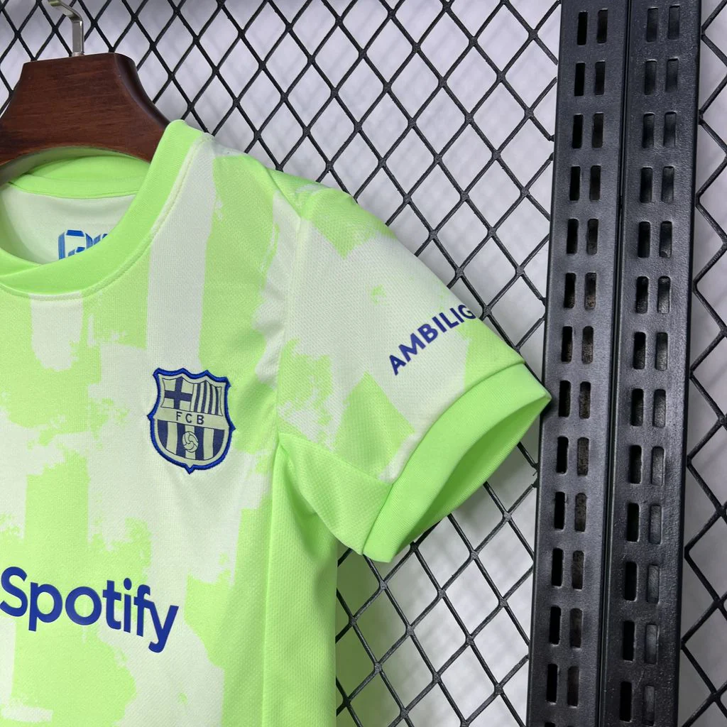 KIT INFANTIL DO BARCELONA 24/25 TERCEIRO EQUIPAMENTO