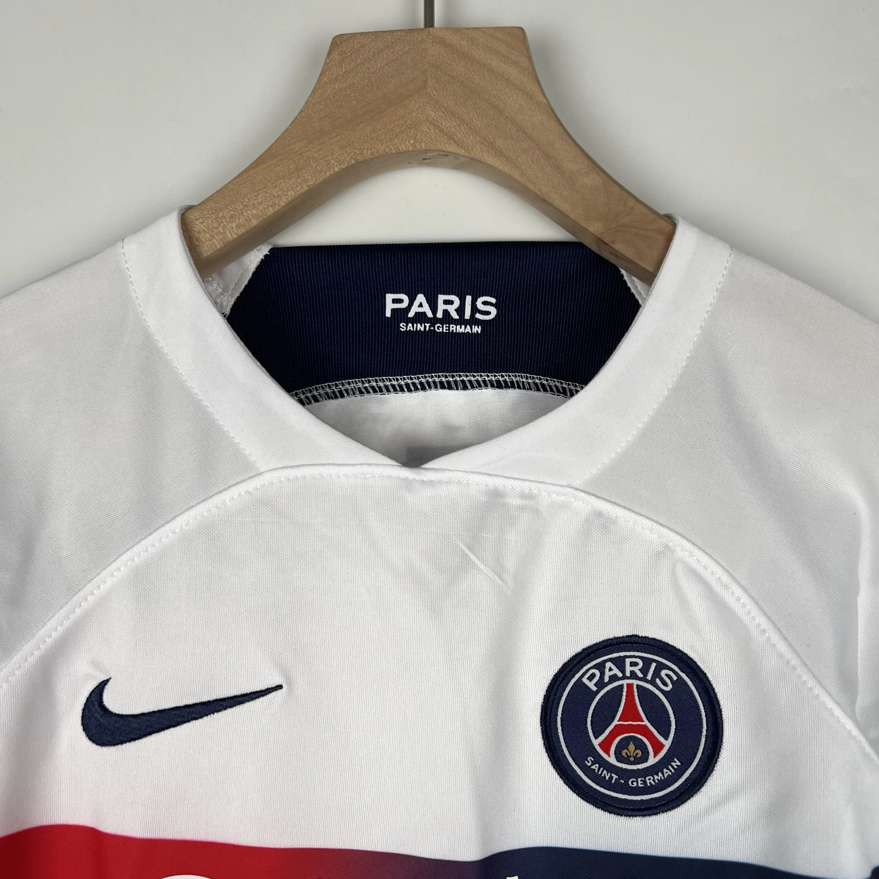 KIT INFANTIL DO PARIS SAINT-GERMAIN 23/24 ALTERNATIVA