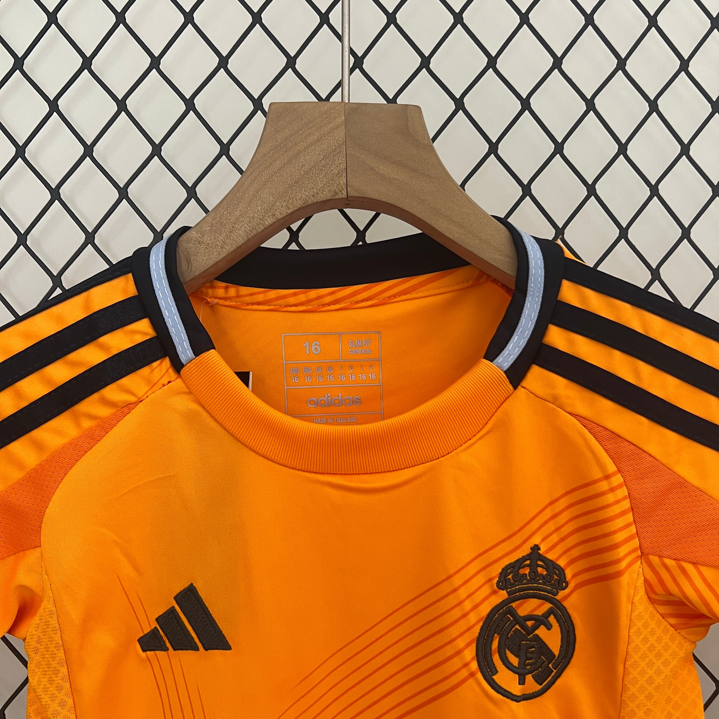 KIT INFANTIL DO REAL MADRID 24/25 ALTERNATIVO