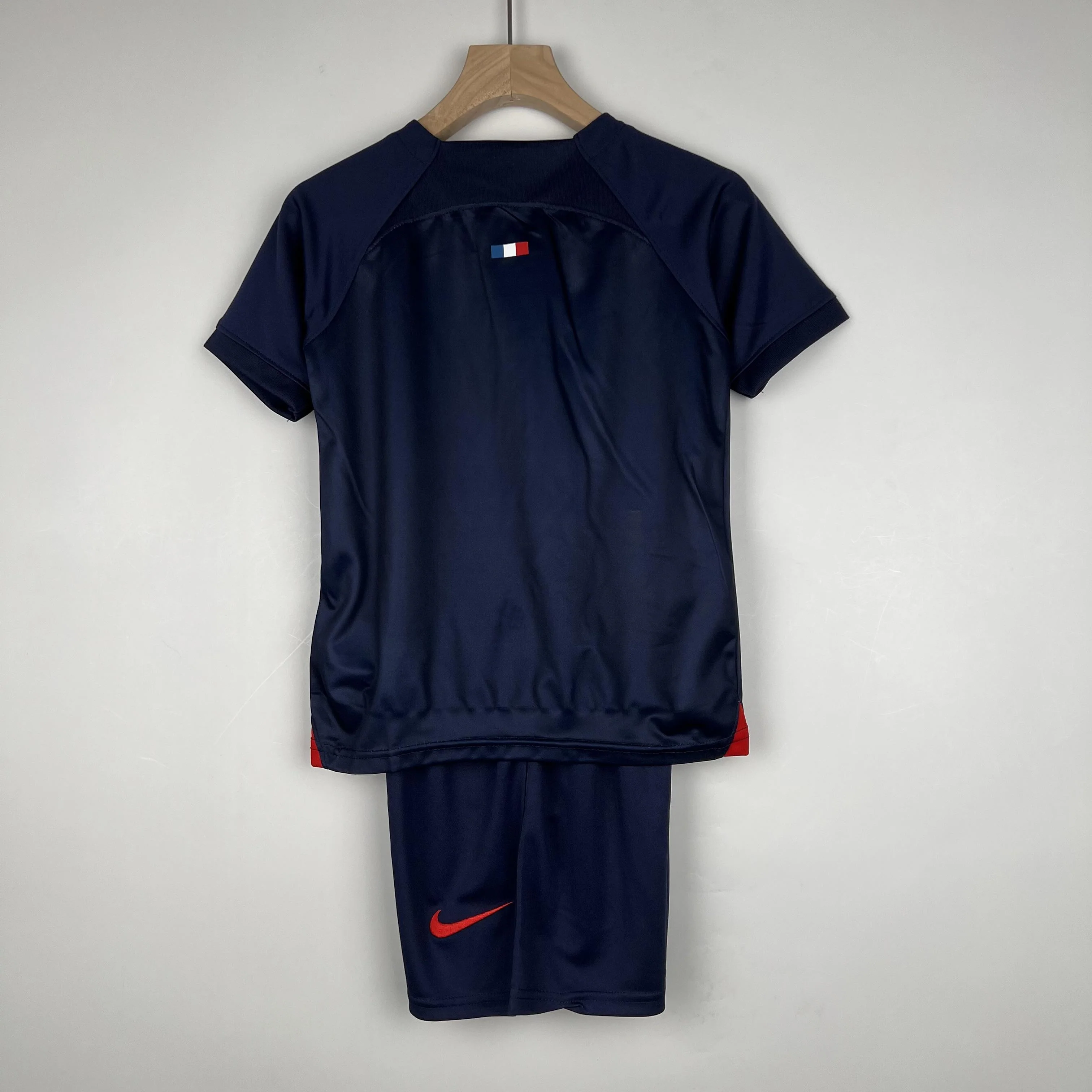 KIT INFANTIL DO PARIS SAINT-GERMAIN 23/24 PRINCIPAL