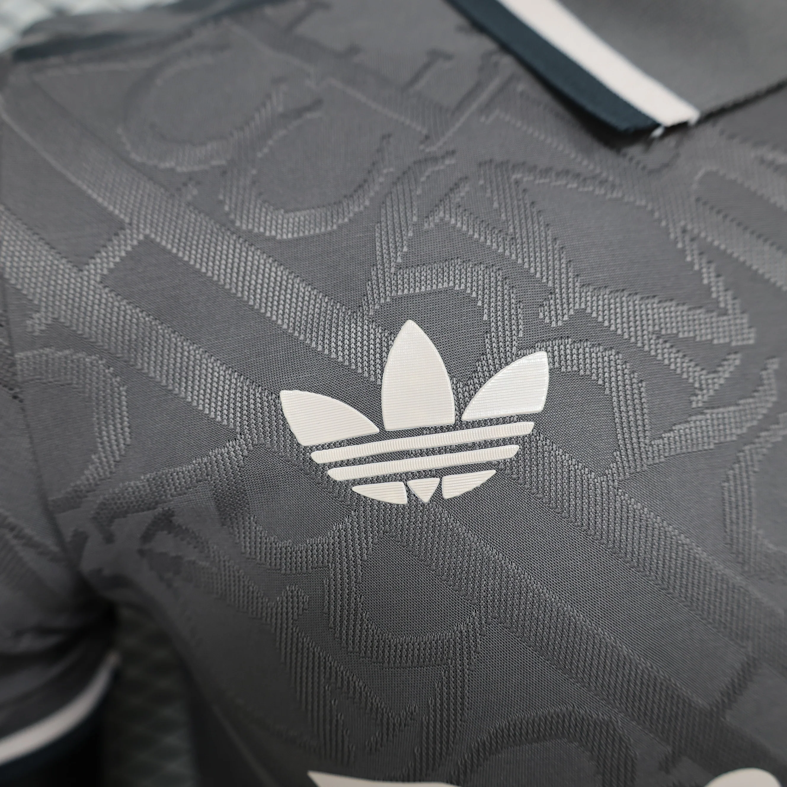 CAMISOLA VERSO PLAYER REAL MADRID 24/25 TERCEIRO EQUIPAMENTO