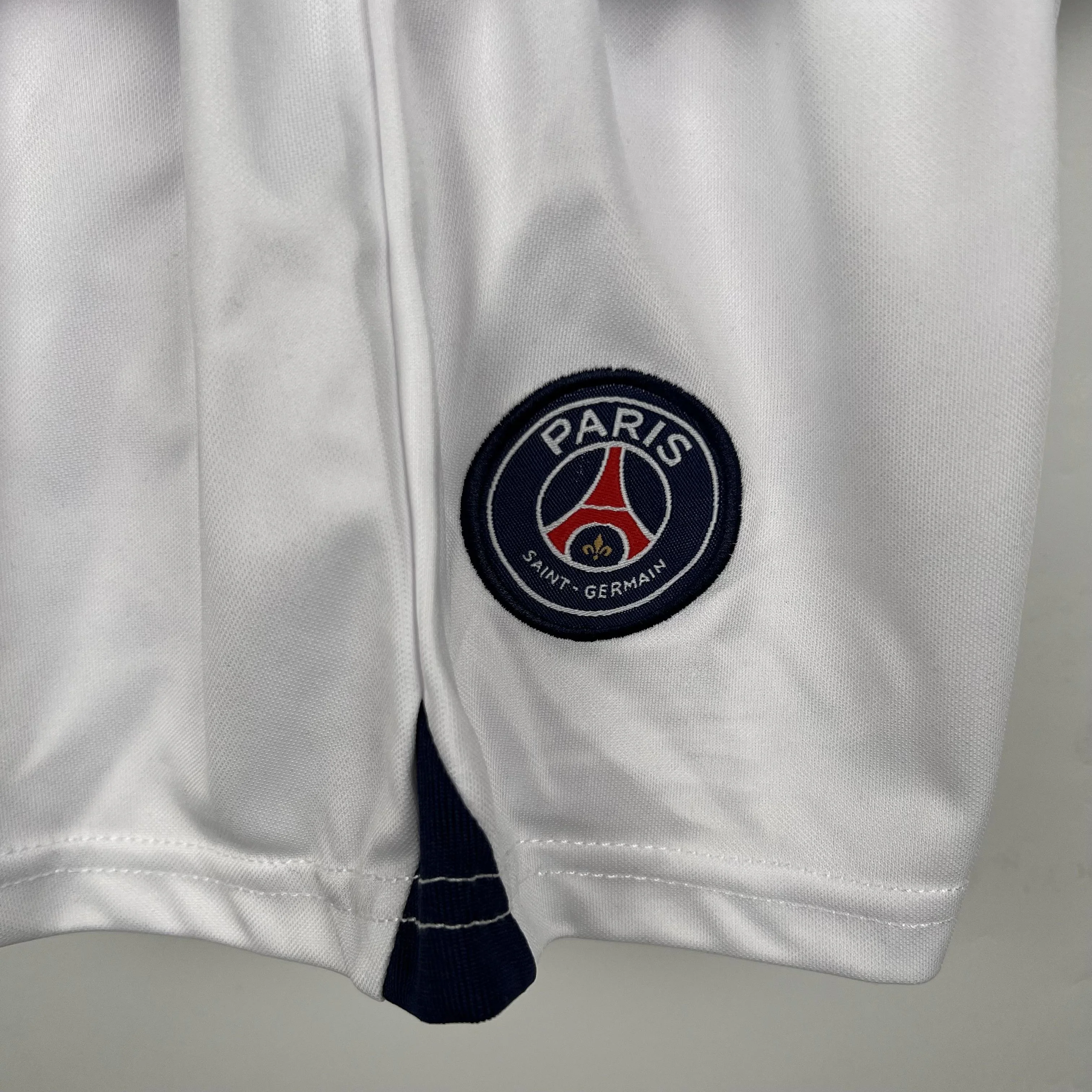 KIT INFANTIL DO PARIS SAINT-GERMAIN 23/24 ALTERNATIVA