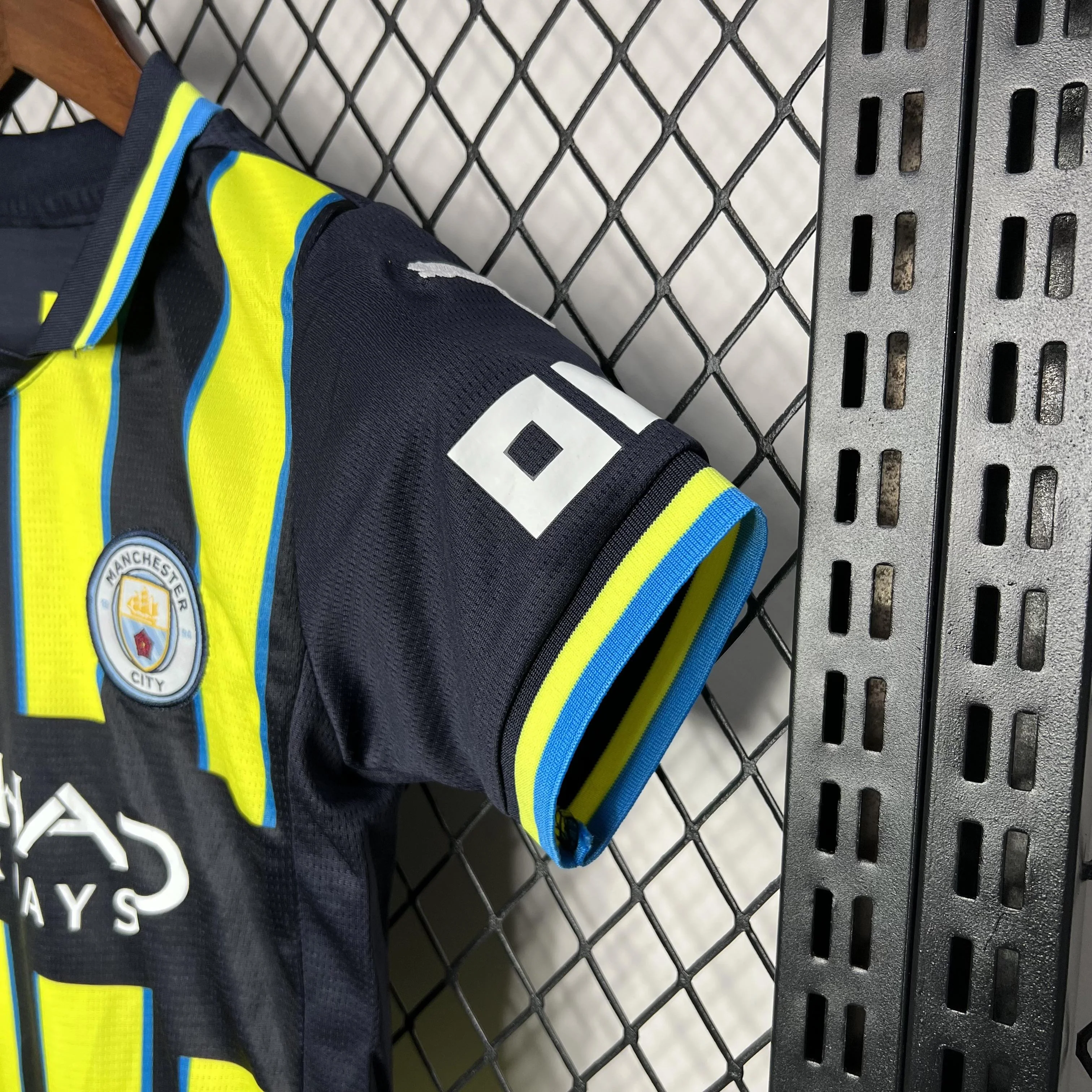 KIT INFANTIL DO MANCHESTER CITY 24/25 ALTERNATIVA