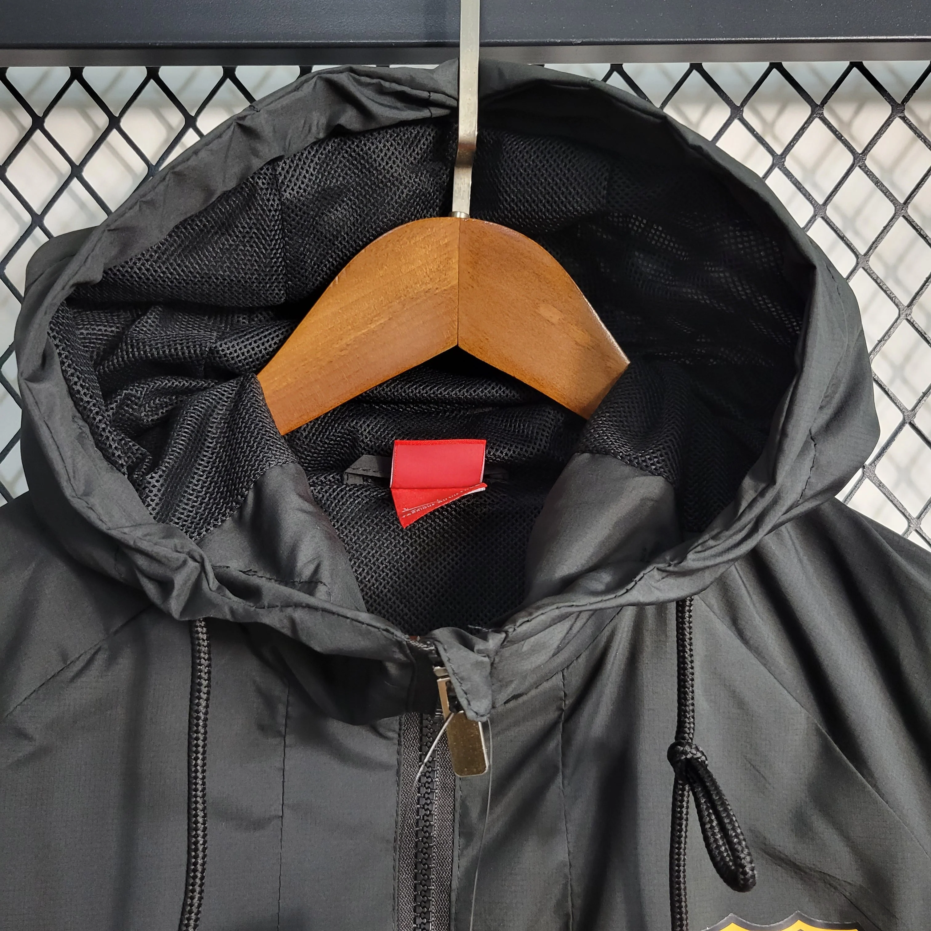 Jaqueta Corta Vento Barcelona - Preto