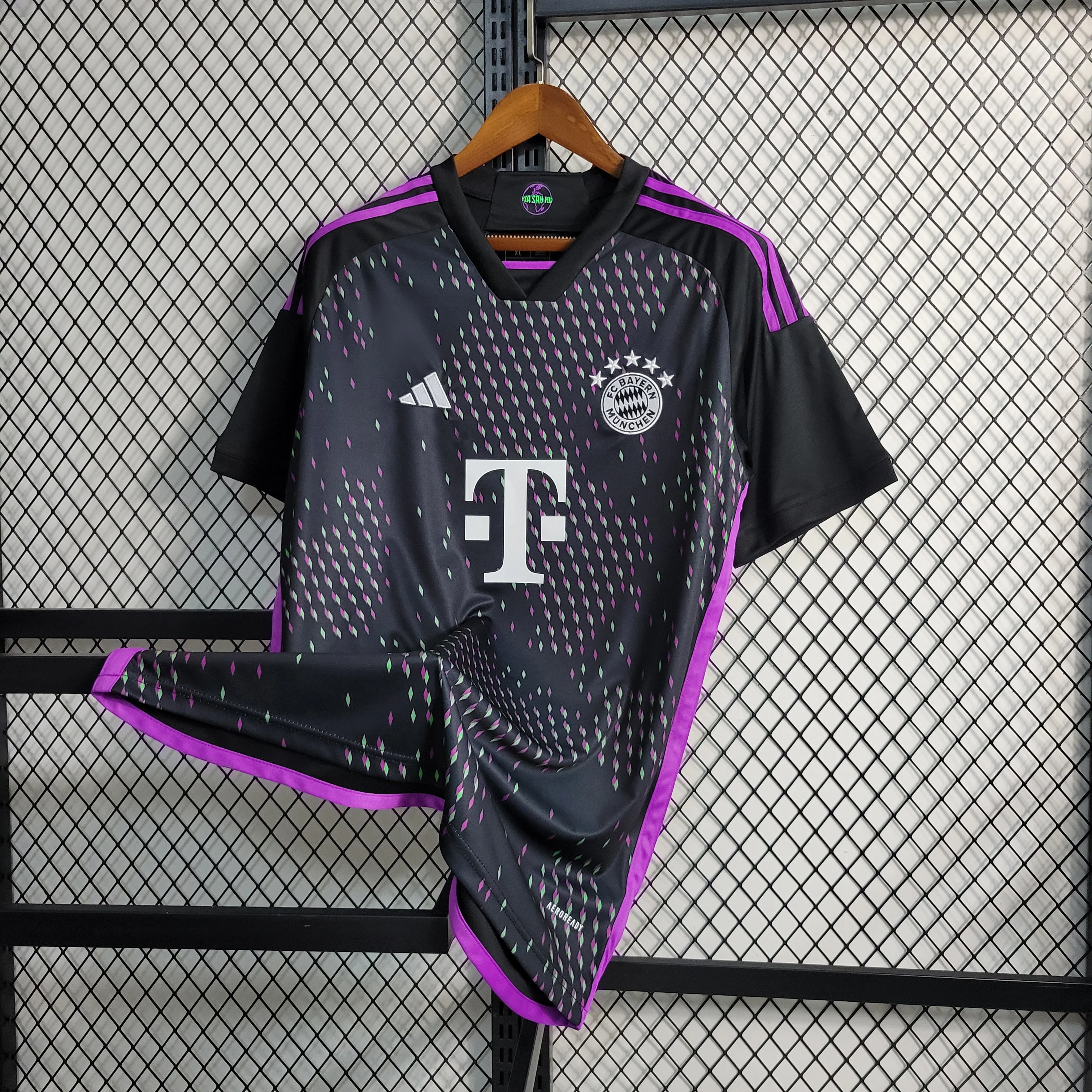 CAMISOLA DO BAYERN MUNICH 24/25 PRETO
