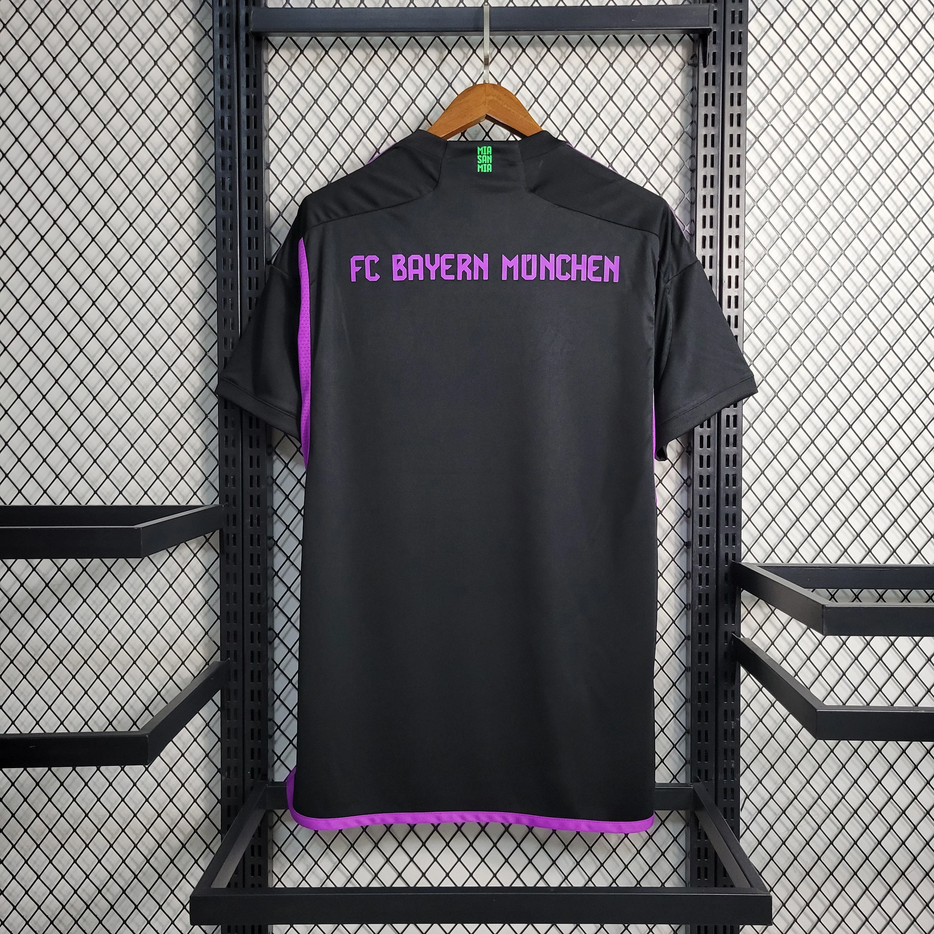 CAMISOLA DO BAYERN MUNICH 24/25 PRETO