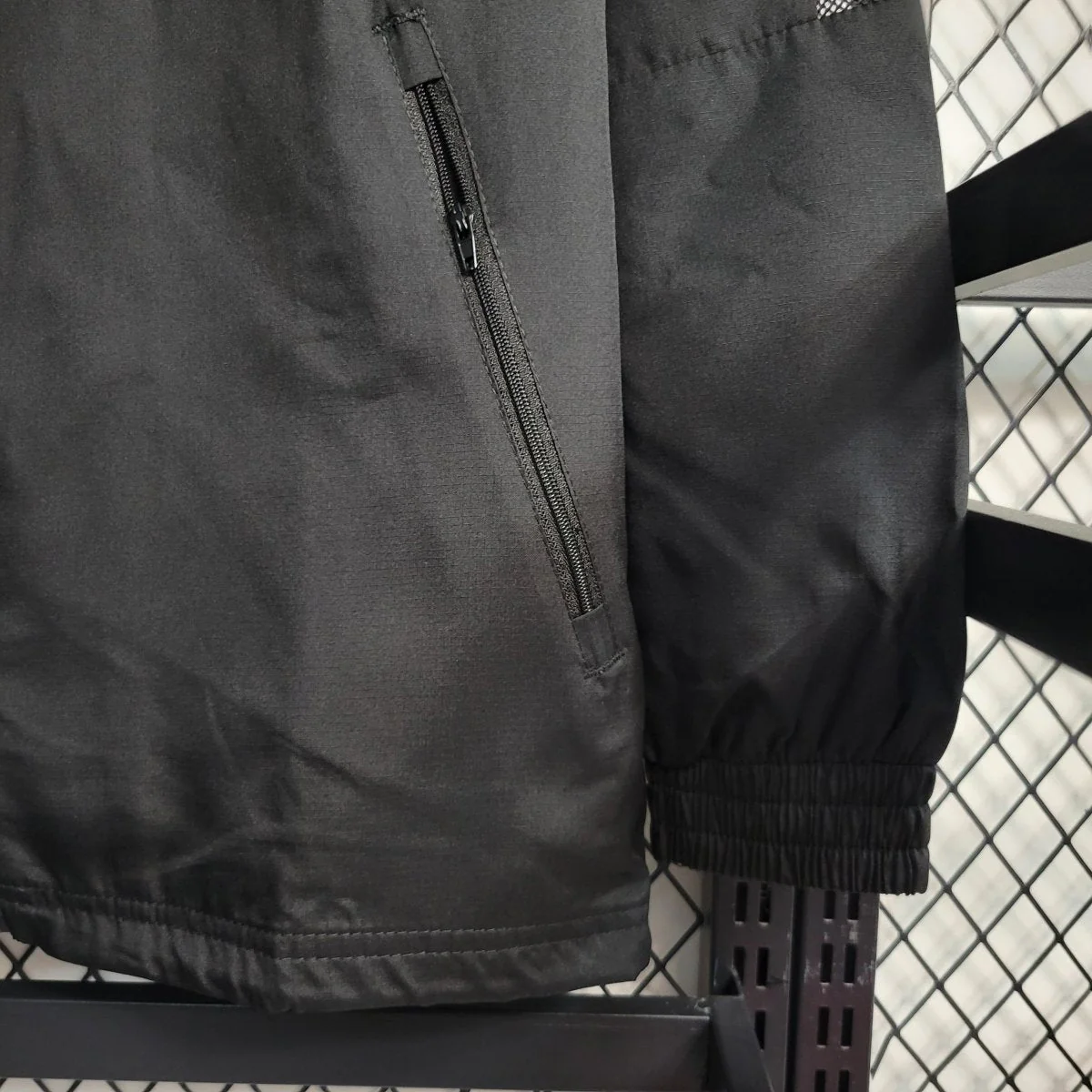 Jaqueta Corta Vento Real Madrid