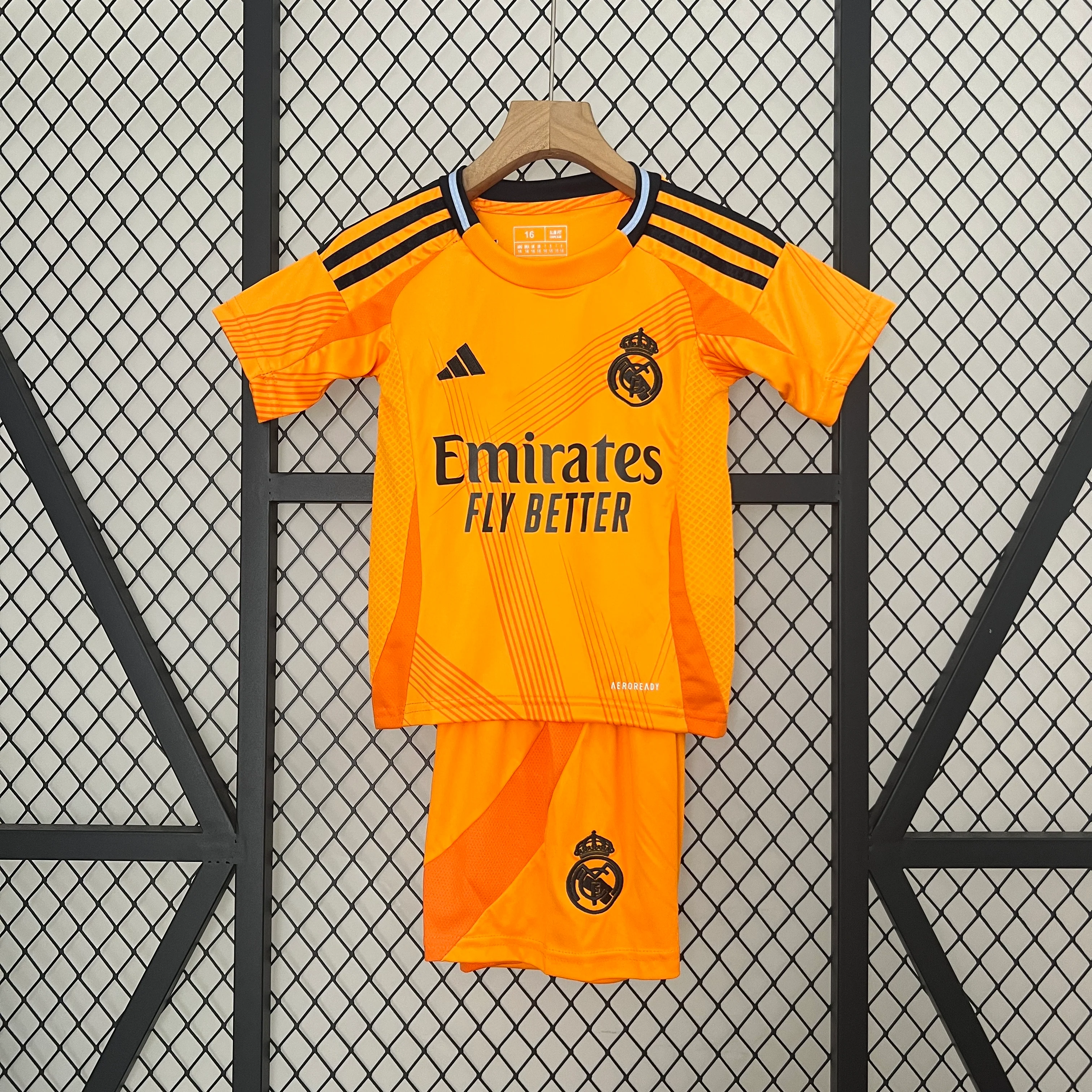 KIT INFANTIL DO REAL MADRID 24/25 ALTERNATIVO