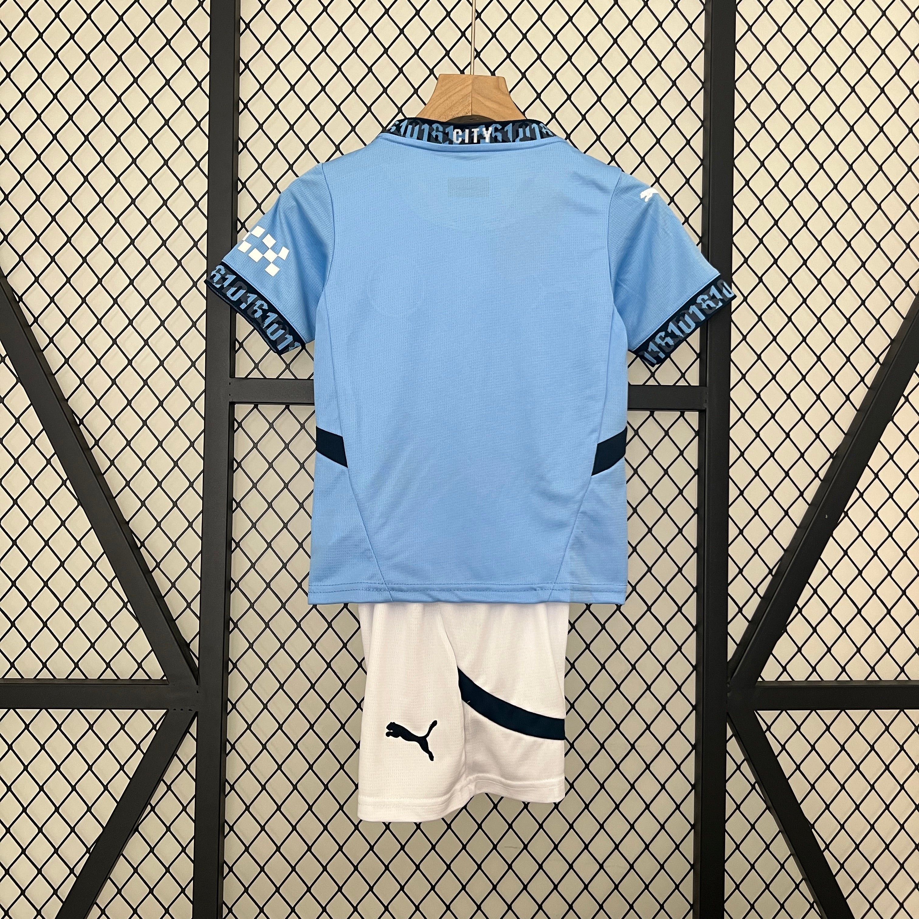 KIT INFANTIL DO MANCHESTER CITY 24/25 PRINCIPAL