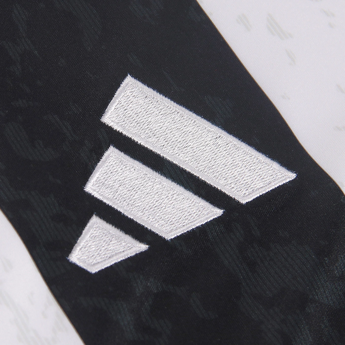 JUVENTUS HOME JERSEY 2024/25