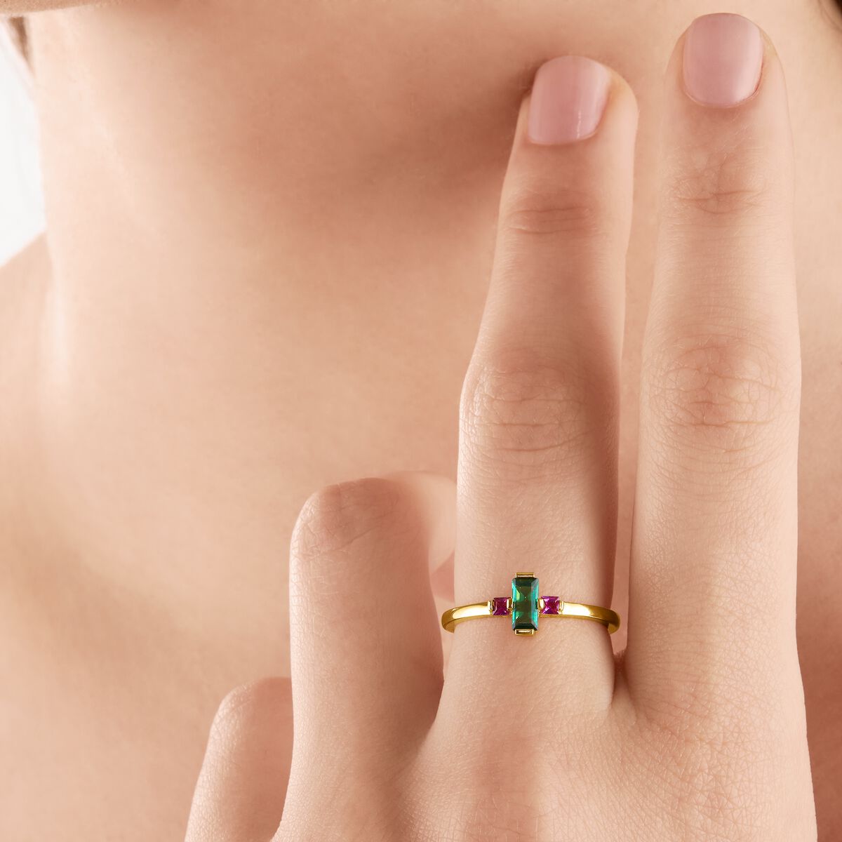 Ring stone baguette cut, green