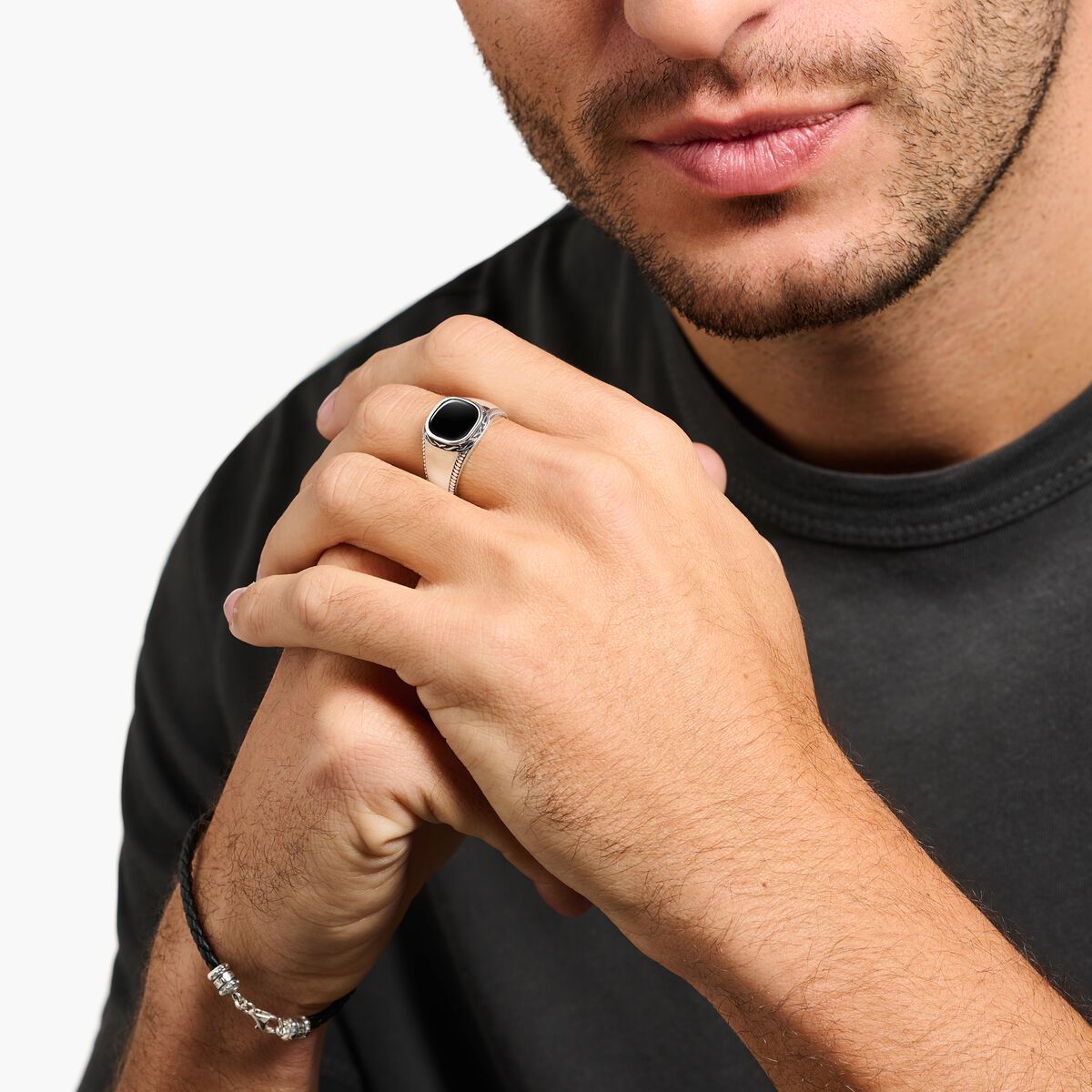 Ring black