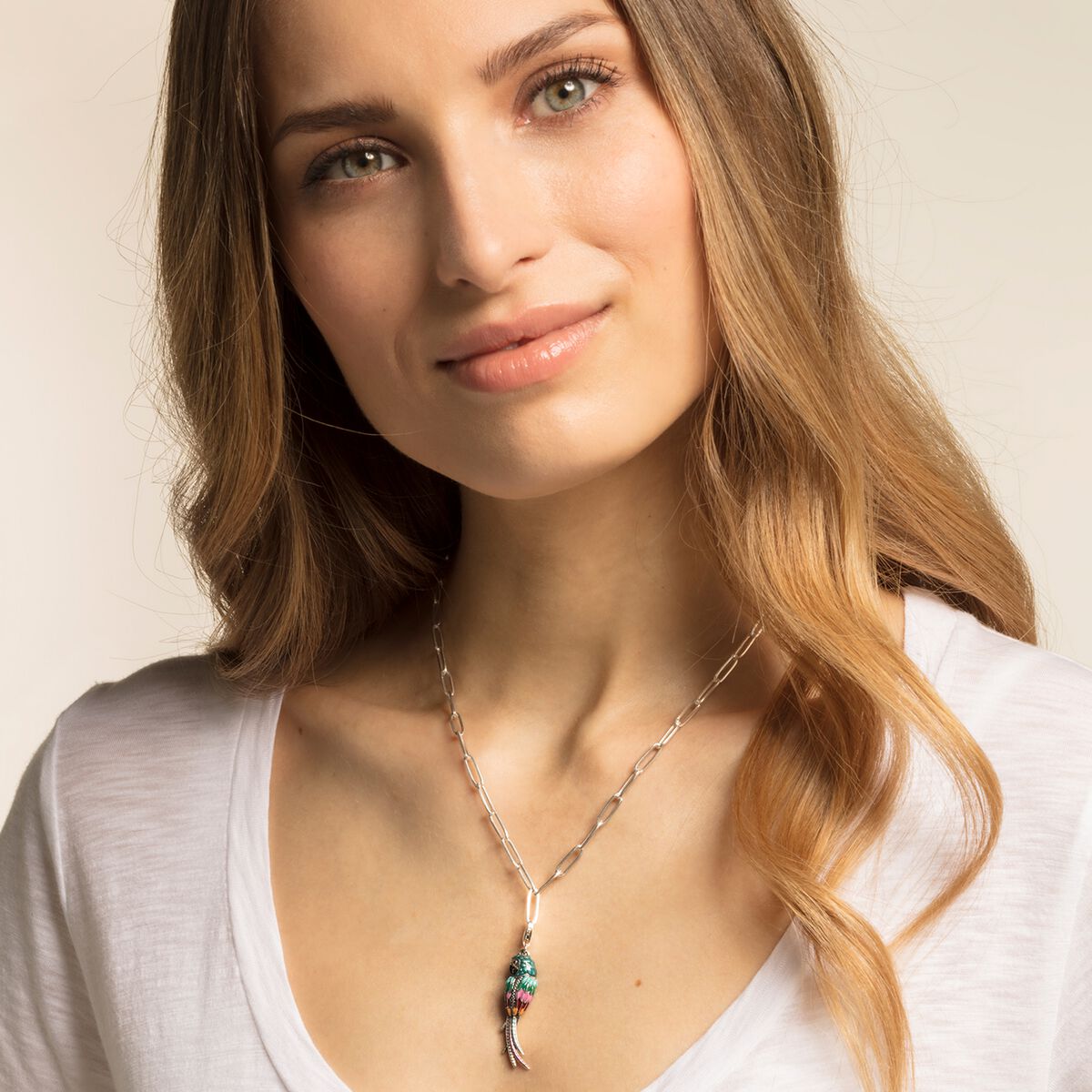 Charm pendant parrot