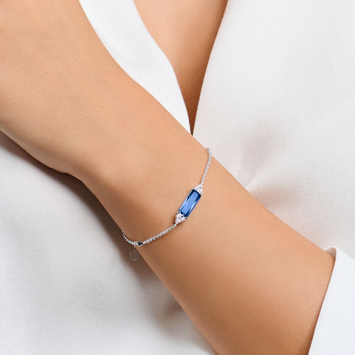 Bracelet with blue and white stones silver
