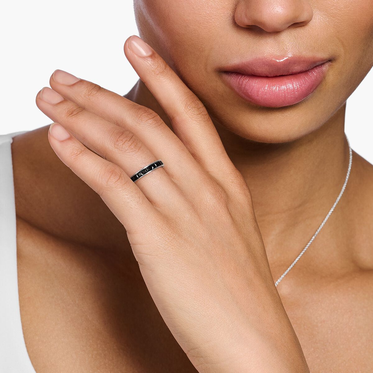 Ring with black stones pavé silver