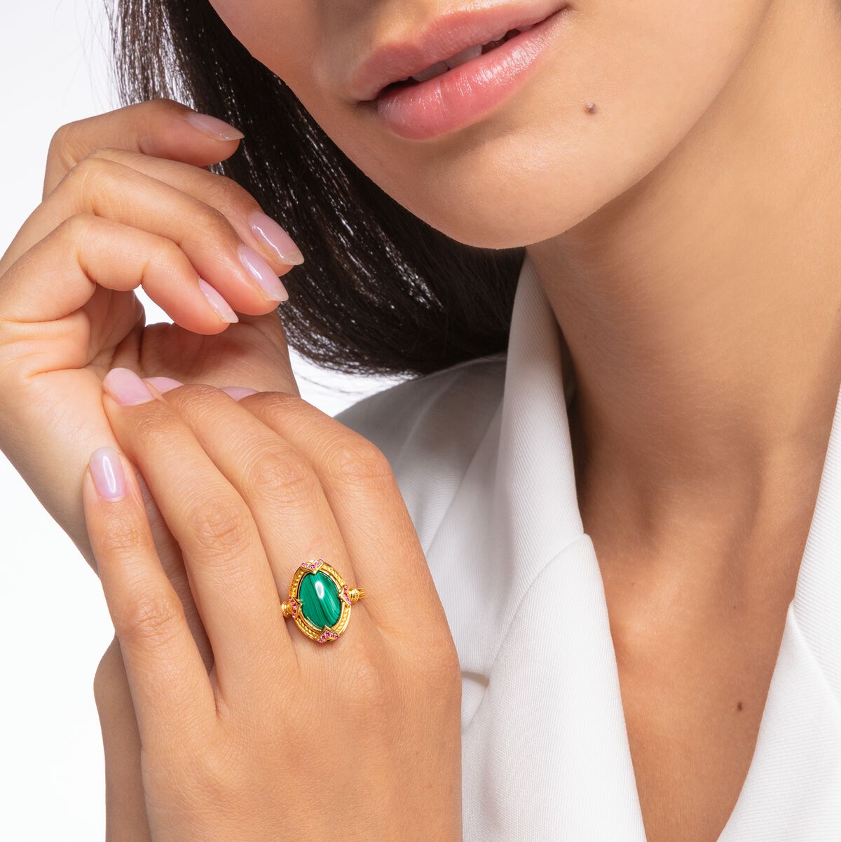 Ring green stone gold