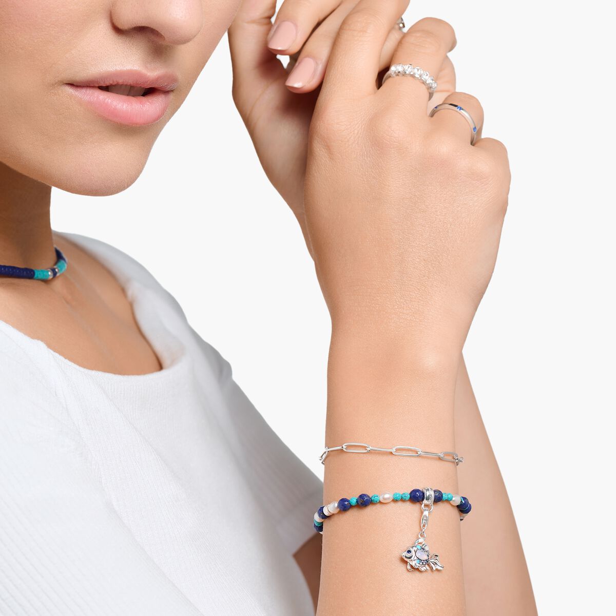 Bracelet with blue stones and pearls