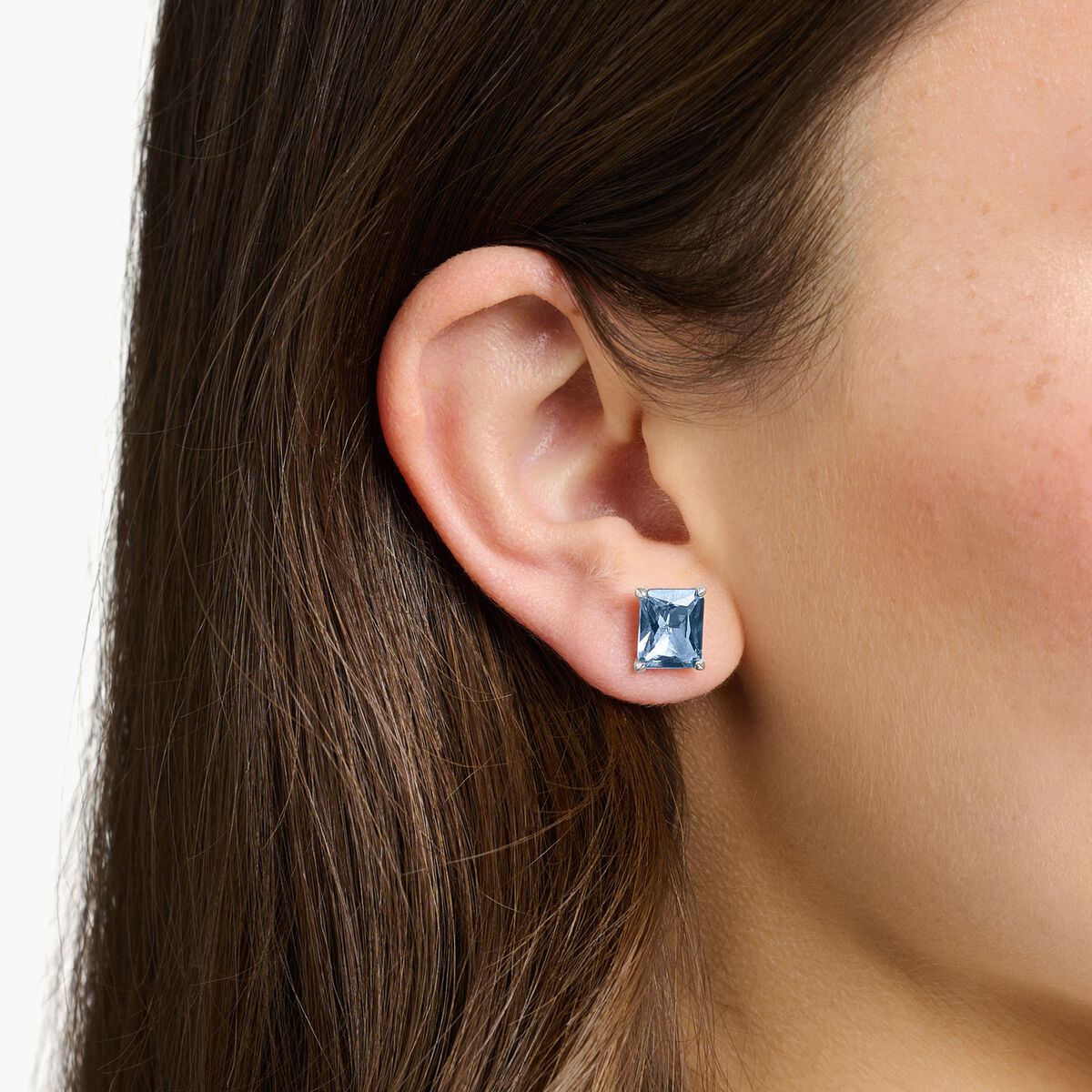Ear studs with aquamarine-coloured stone silver