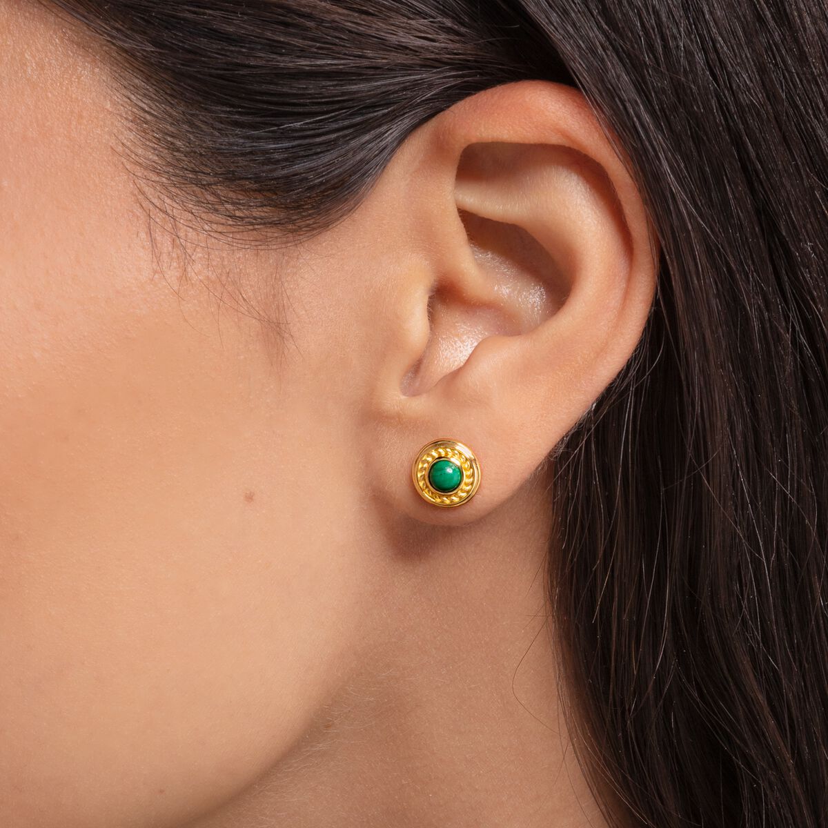 Ear studs green stone gold