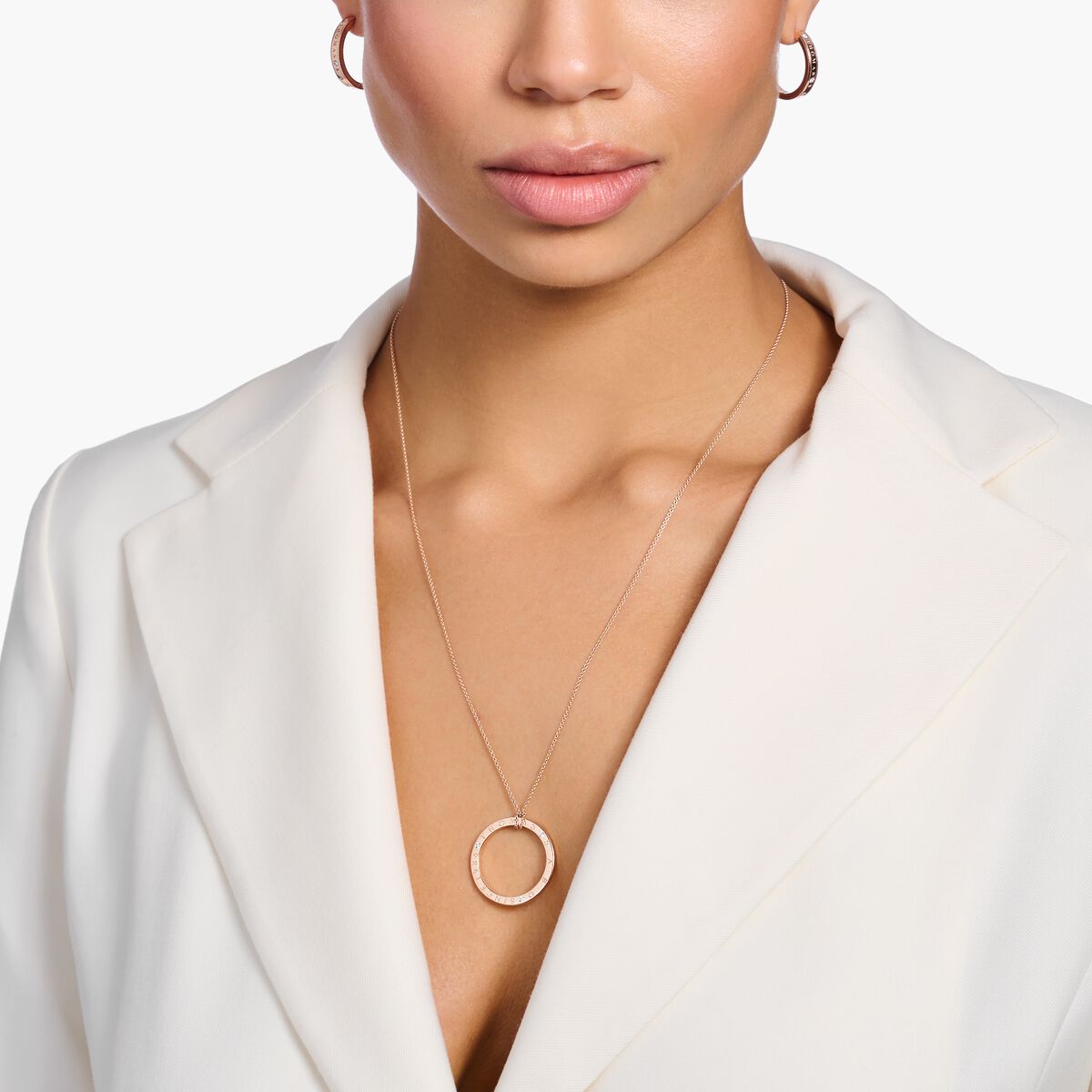 Necklace circle with white stones rose gold plated