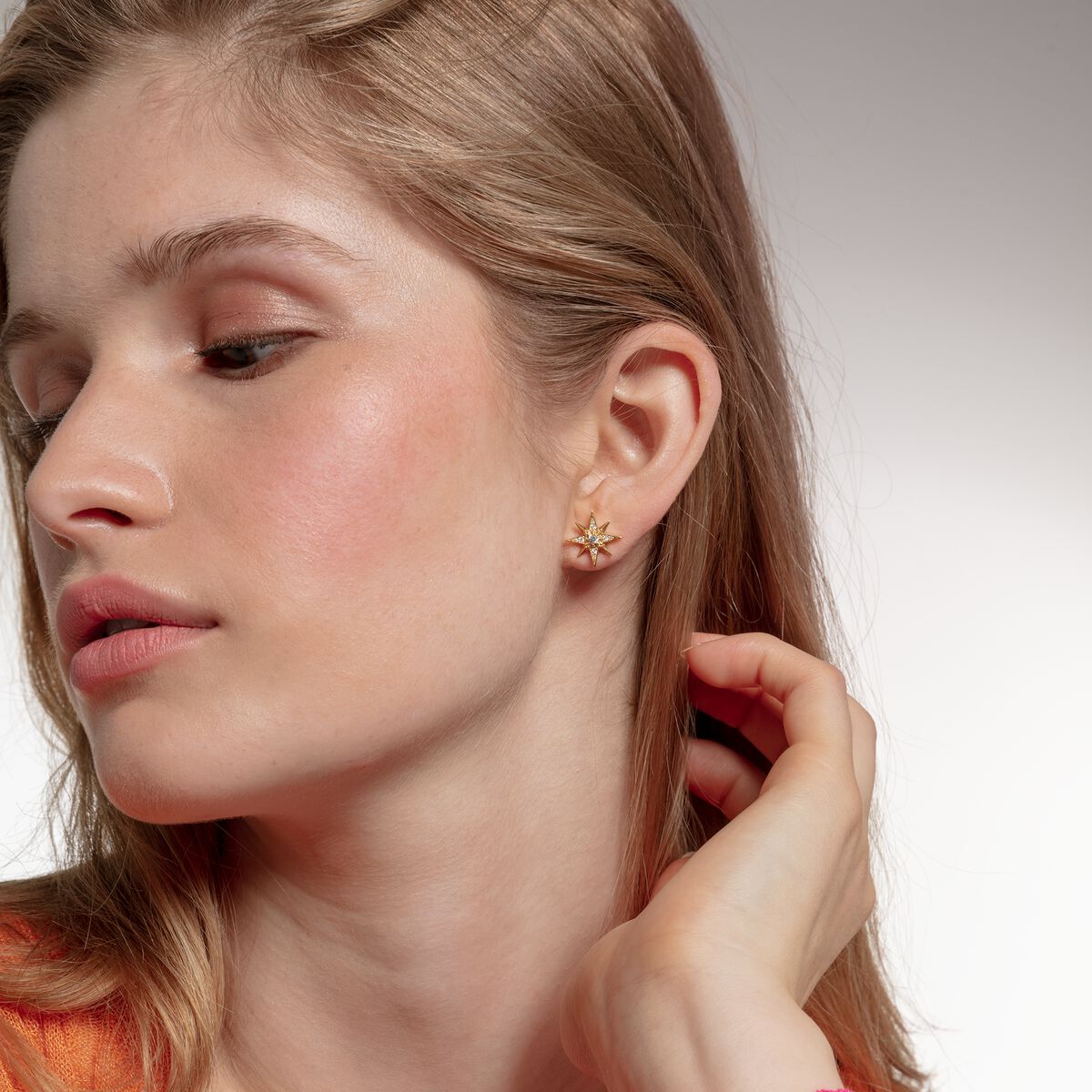Ear studs star gold