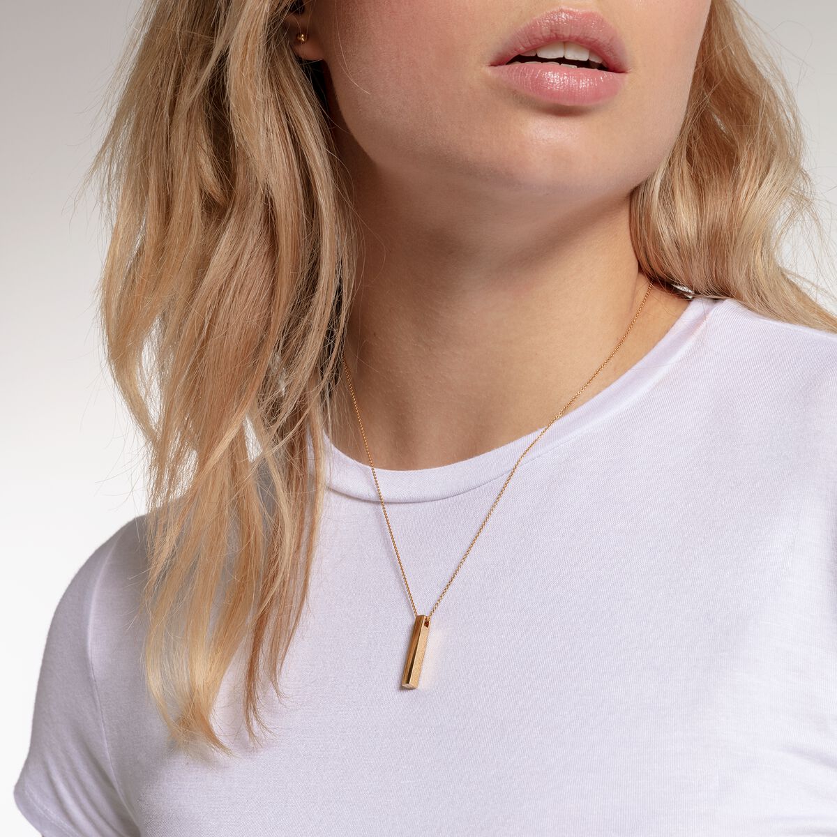 Necklace golden cuboid