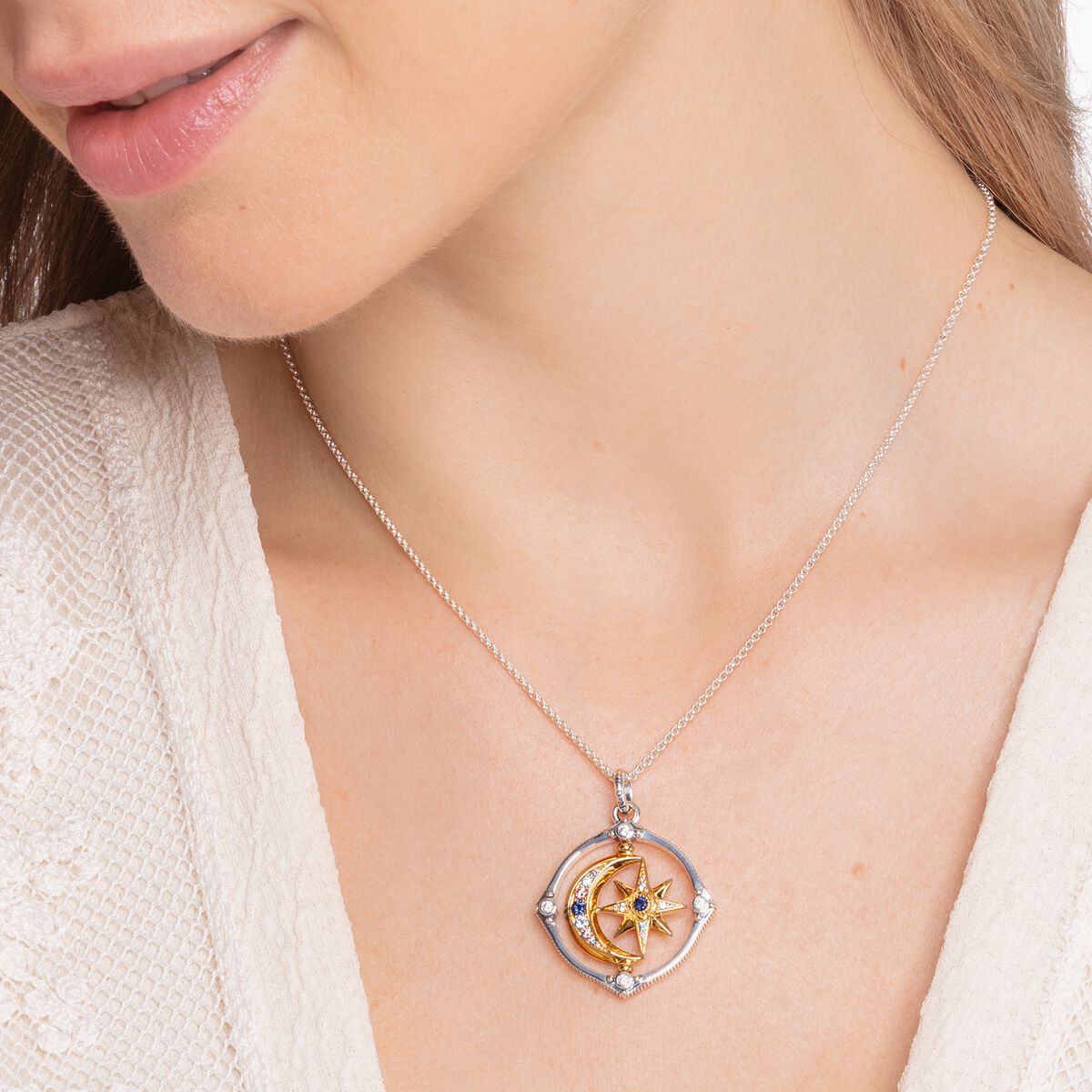 Necklace star and moon gold
