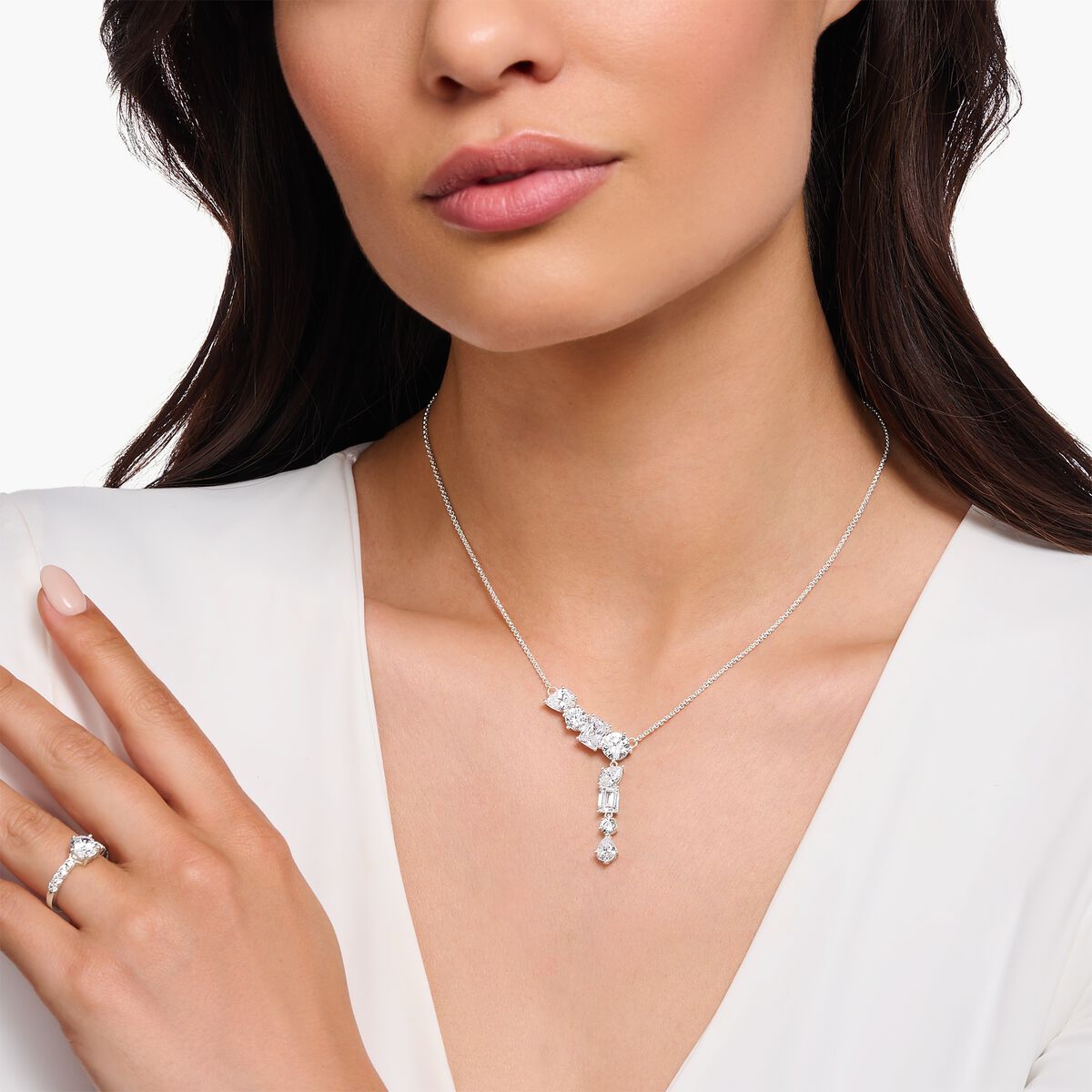 Silver necklace in Y-shape with eight white zirconia stones