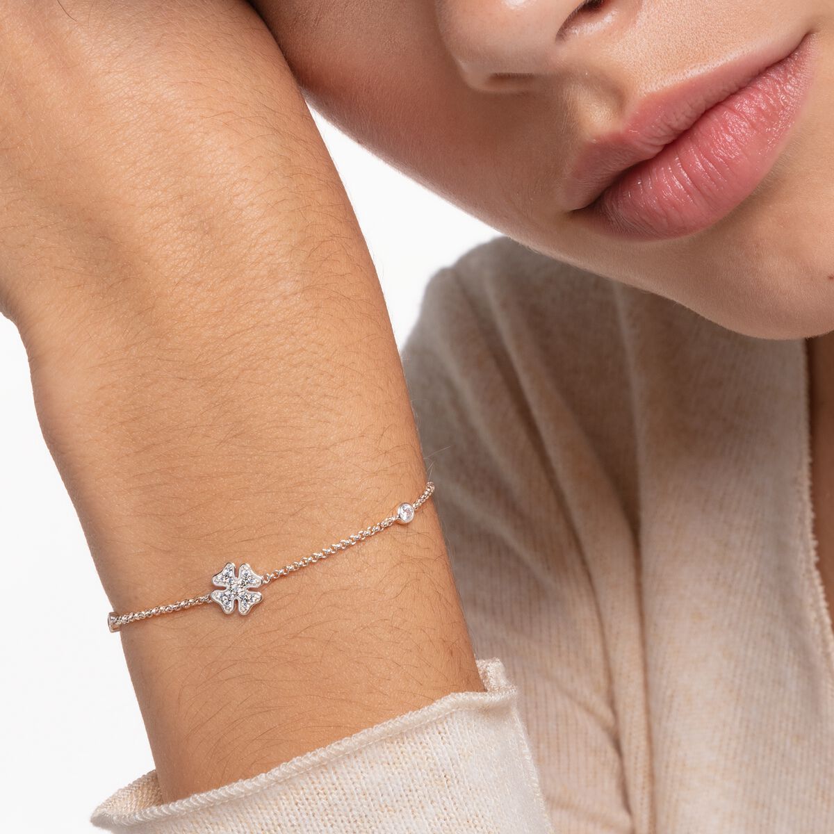 Bracelet cloverleaf with stones silver