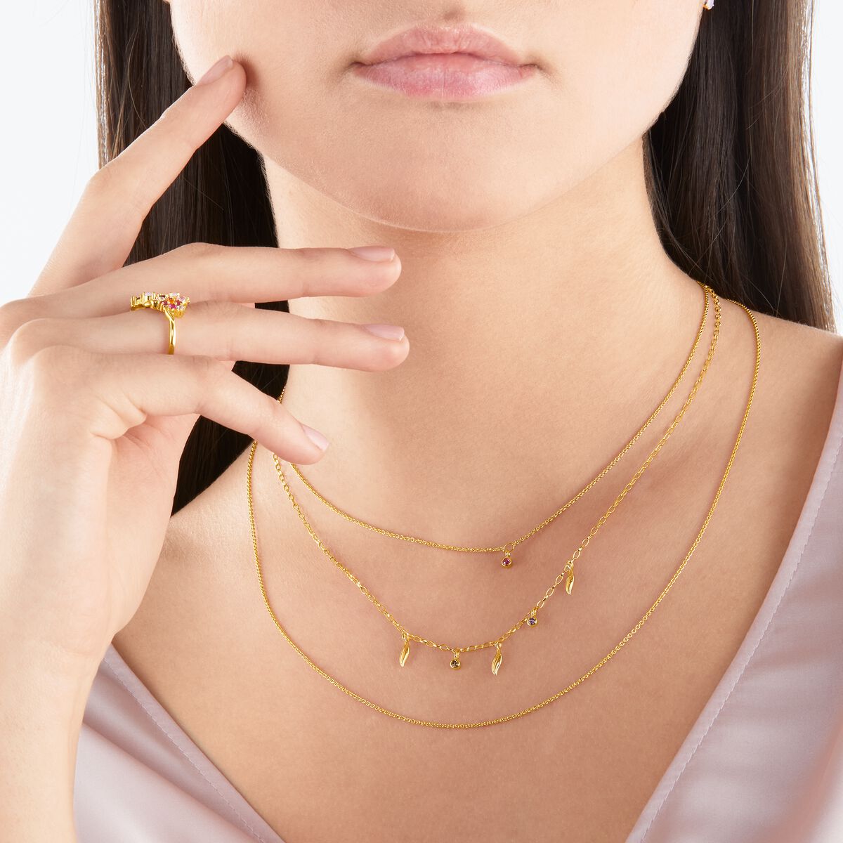 Necklace layering leaves gold
