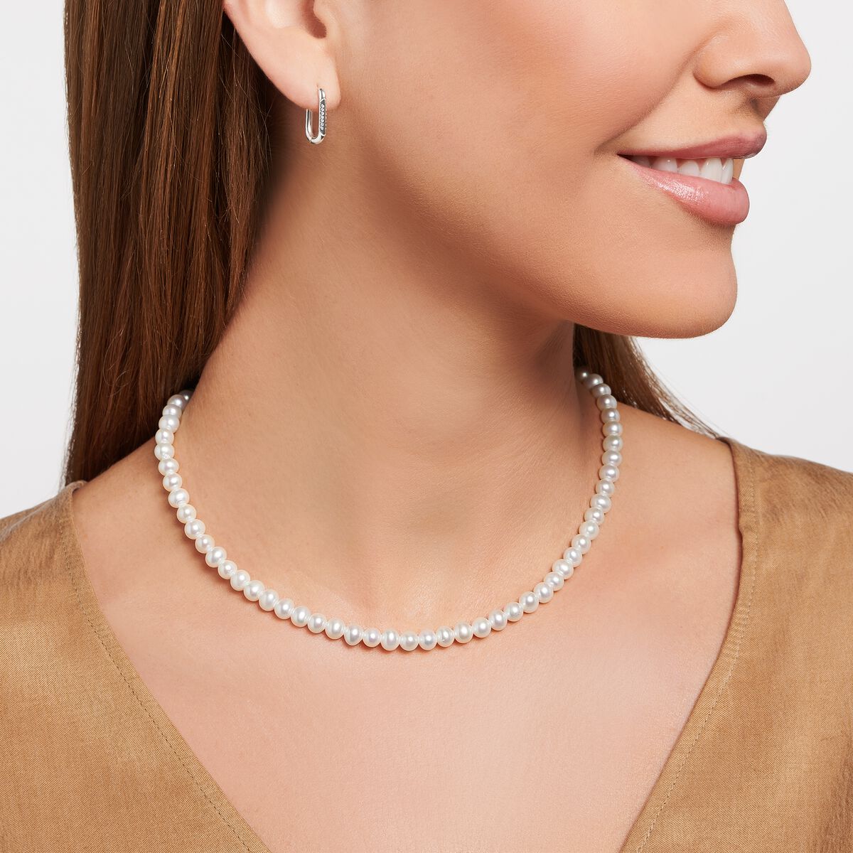 Necklace pearls silver