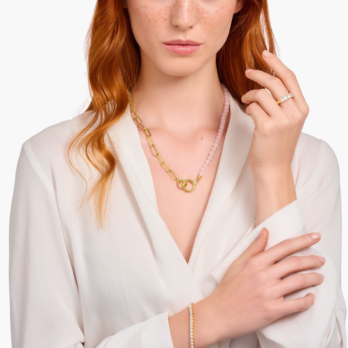 Gold-plated link chain necklace with rose quartz beads