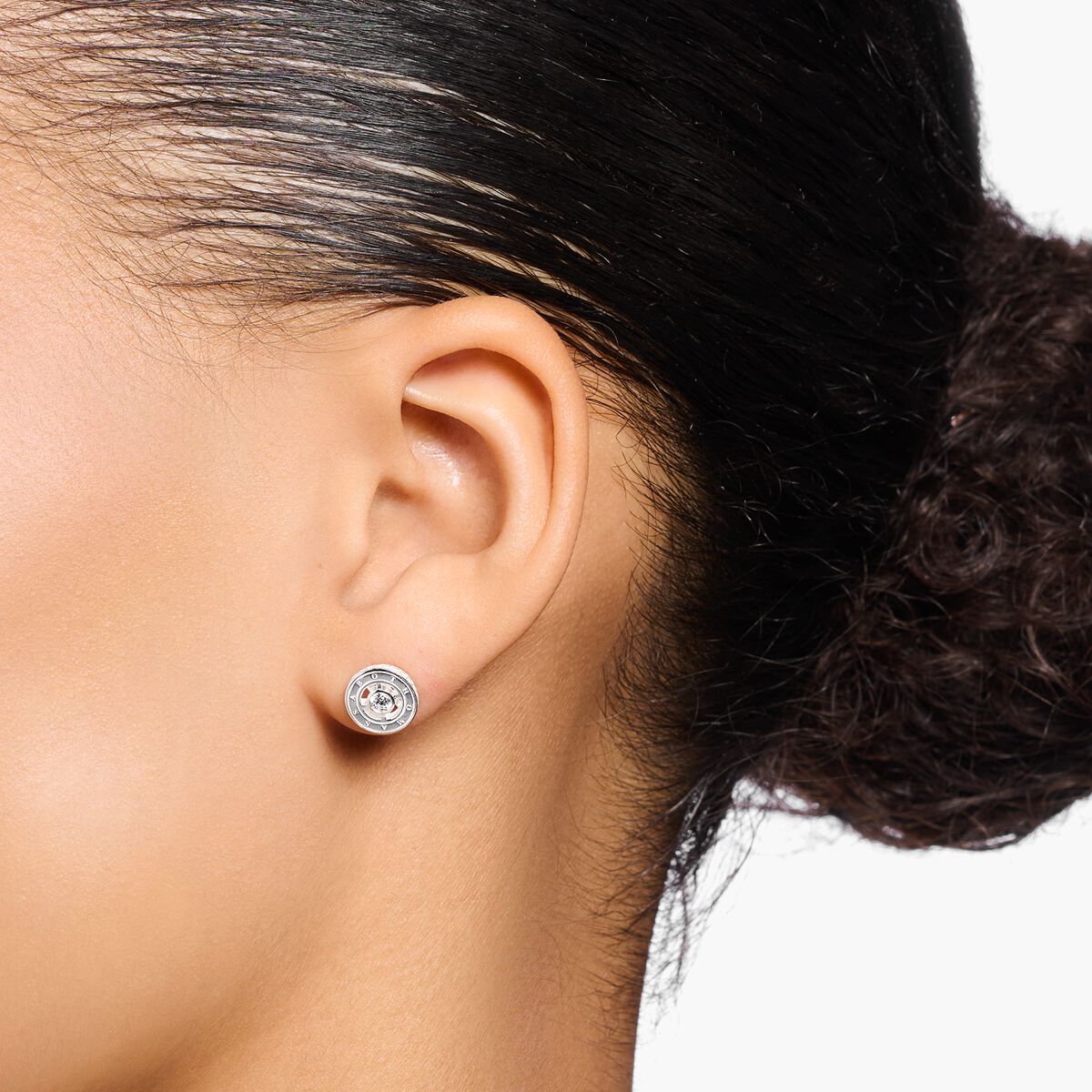 Ear studs with white stones silver