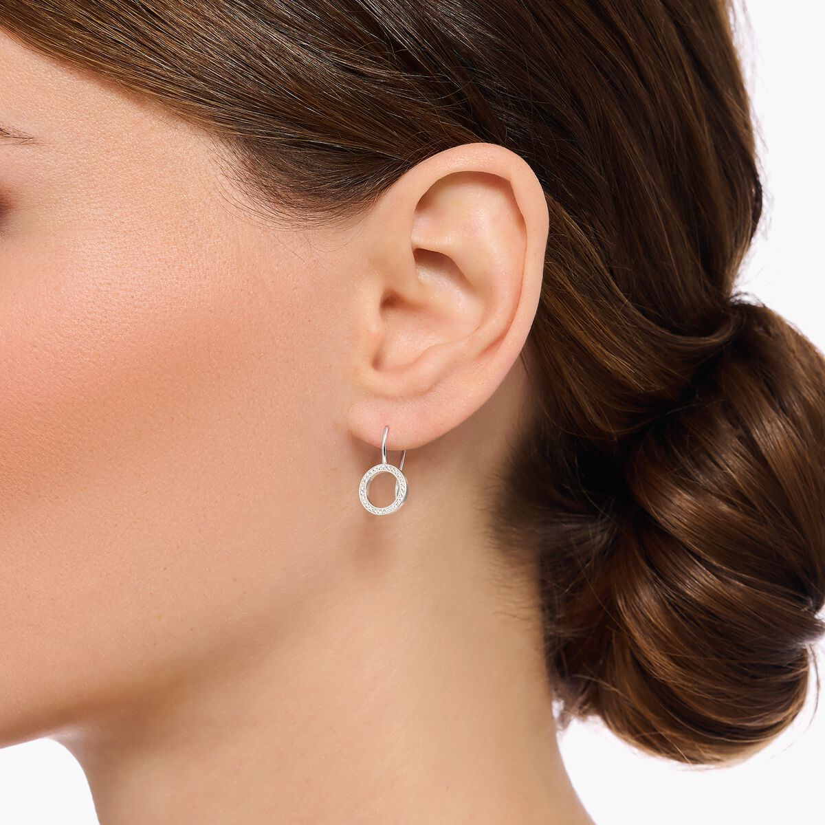 Silver earrings circular-shaped with white zirconia