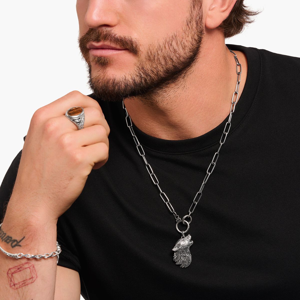 Silver blackened necklace with stone-studded ring clasp