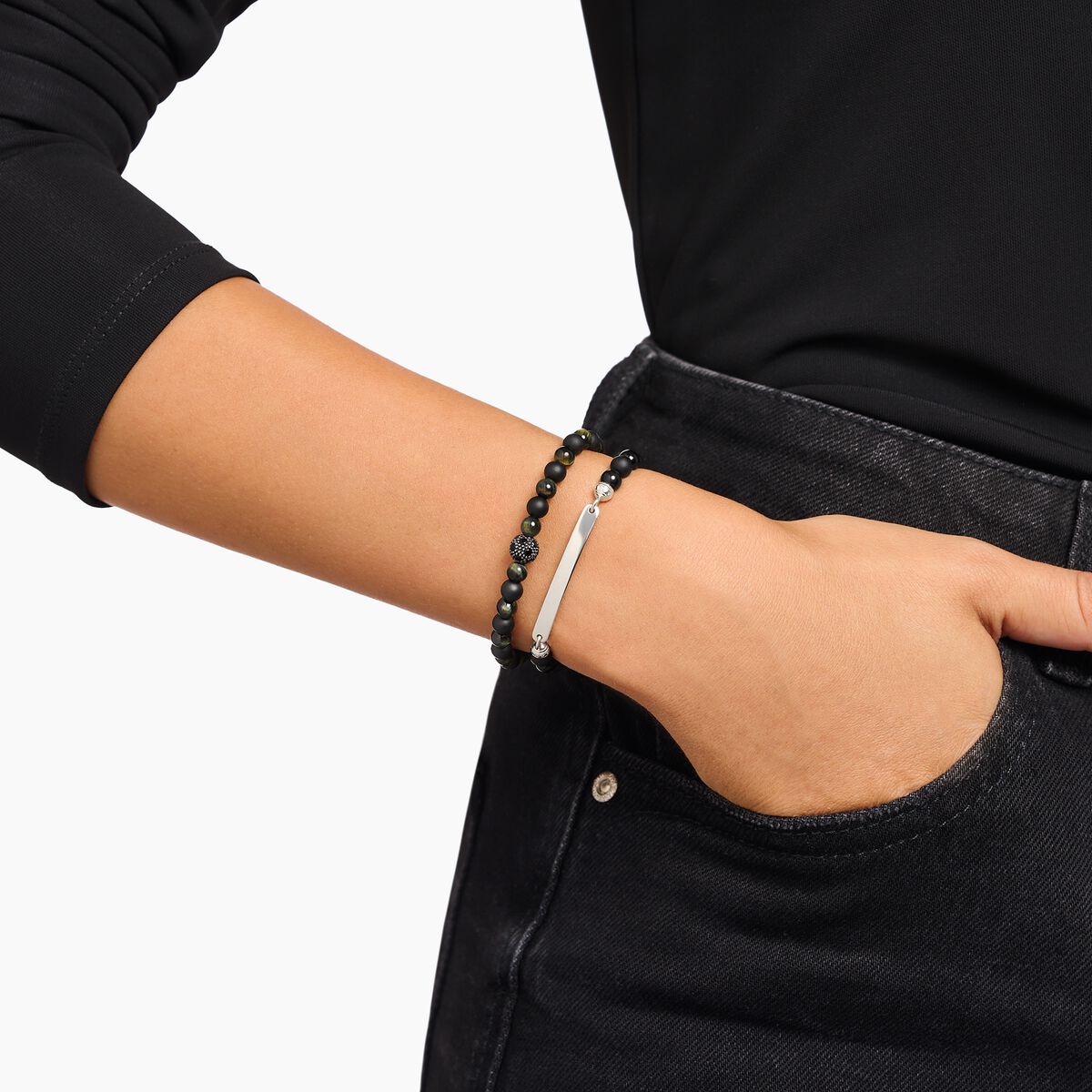Engravable bracelet with obsidian beads