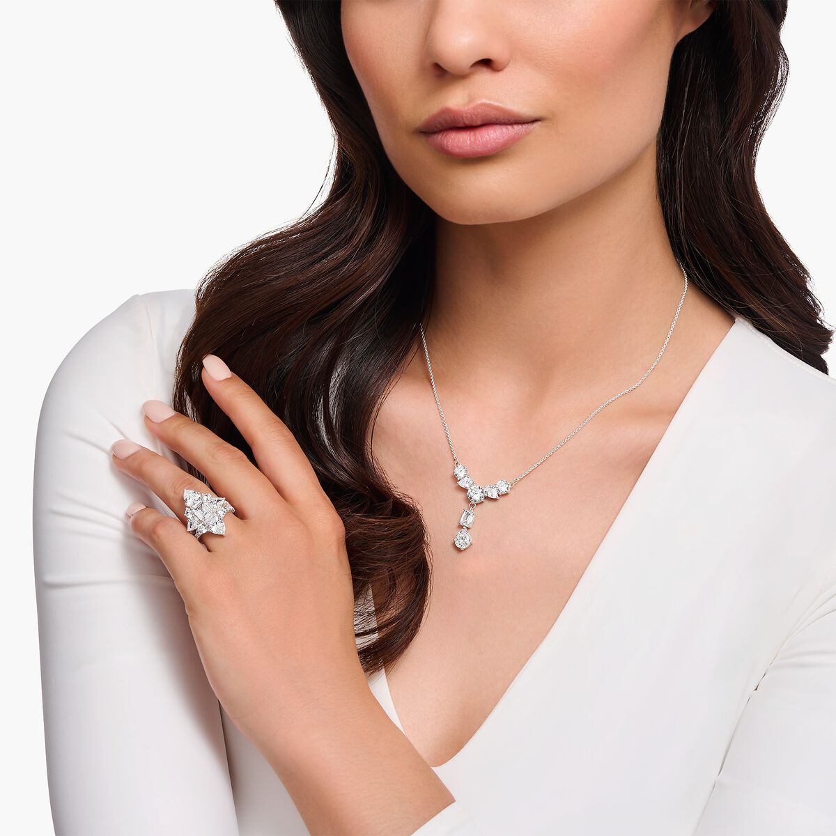 Silver necklace in Y-shape with seven white zirconia stones