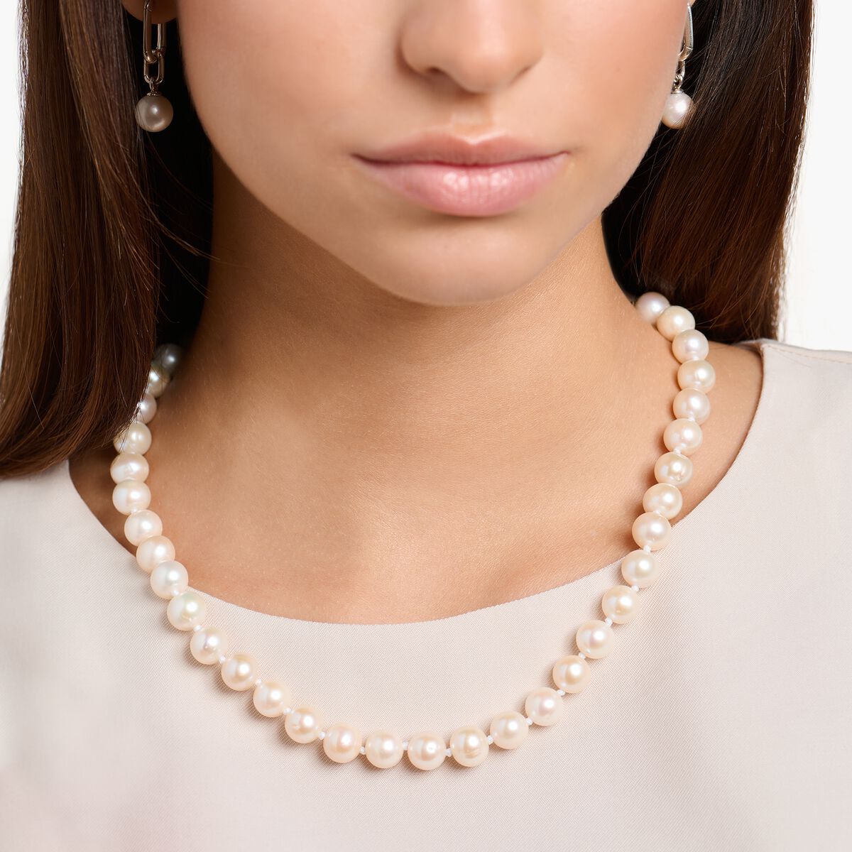 Necklace pearls silver