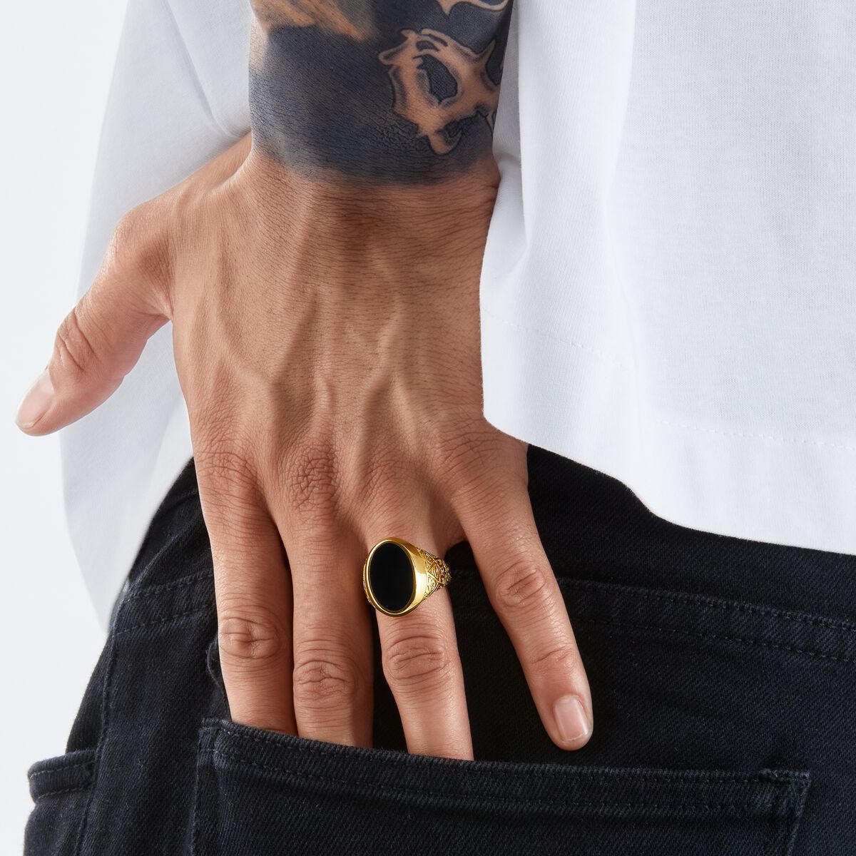 Ring black-gold