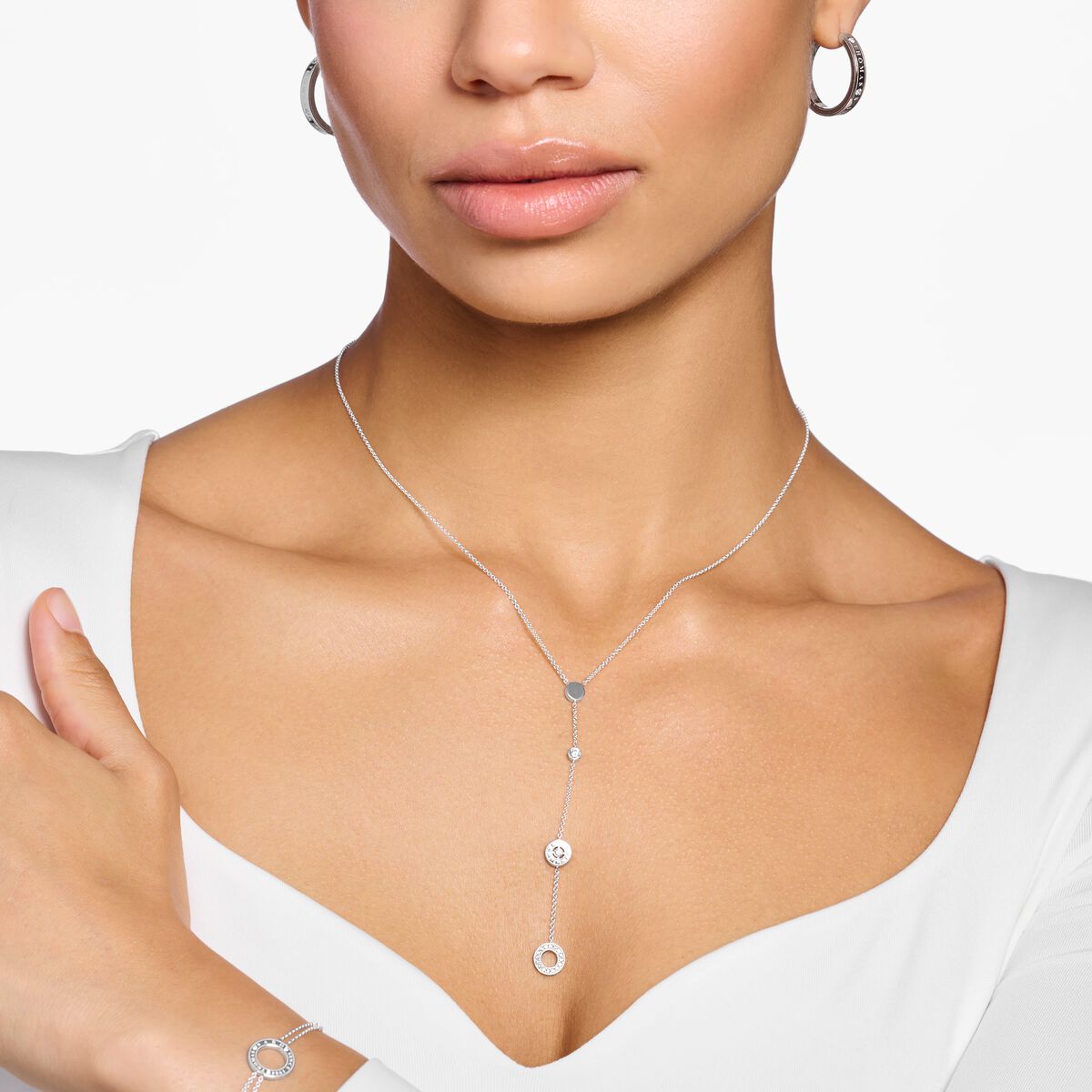 Necklace circles with white stones silver