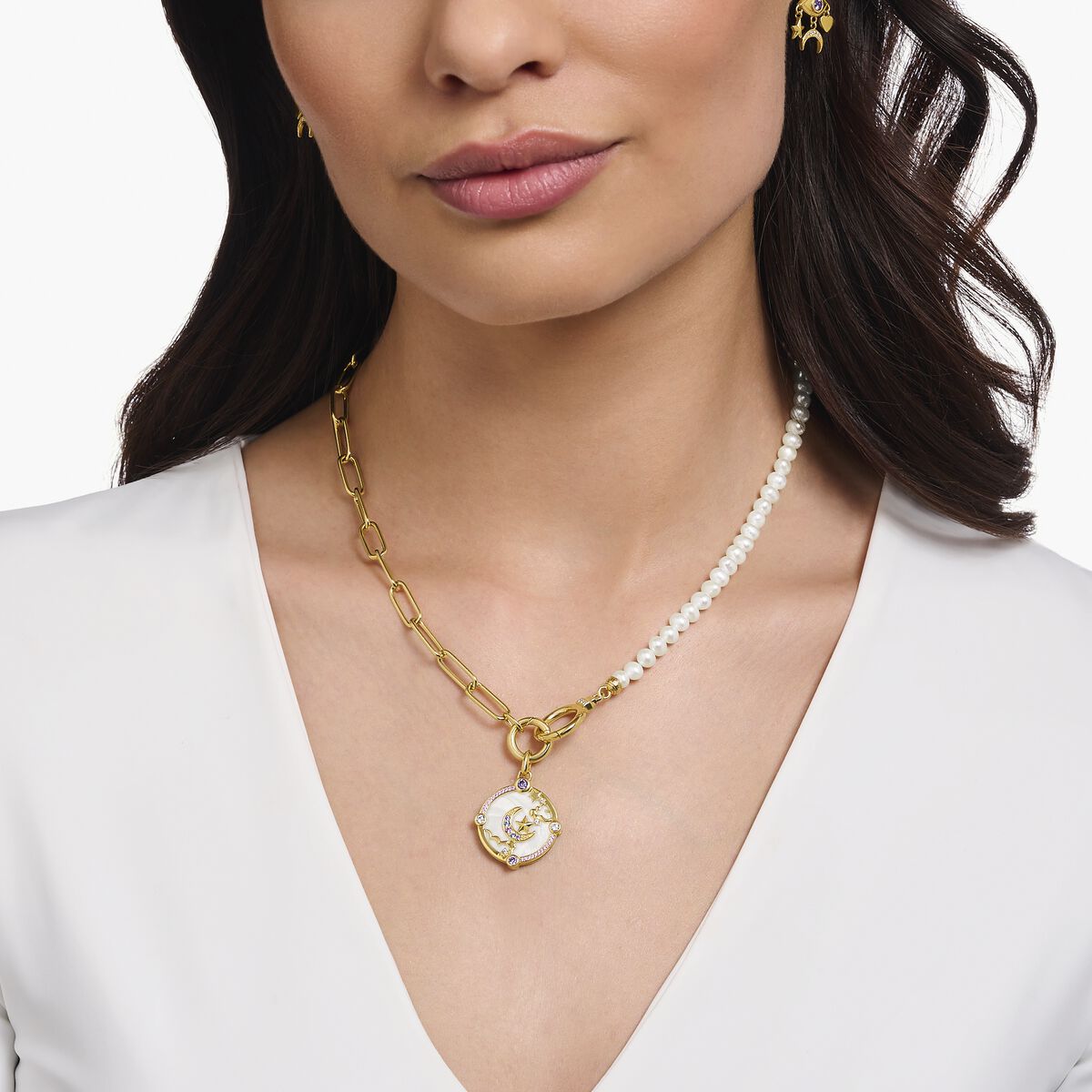 Yellow-gold plated necklace with freshwater pearls and zirconia