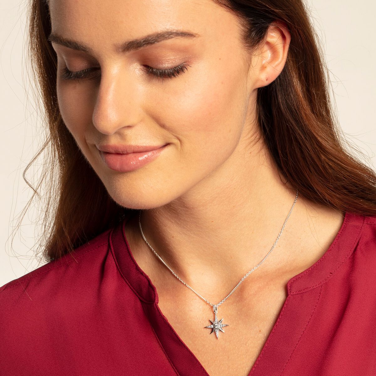 Necklace royalty star white