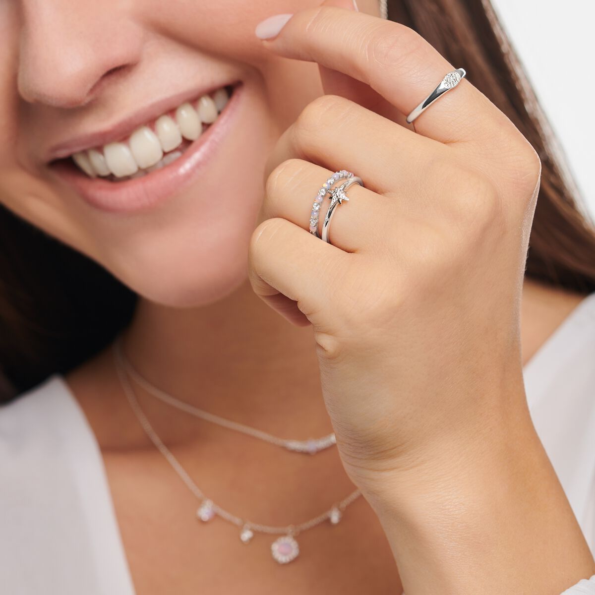 Ring pink and white stones