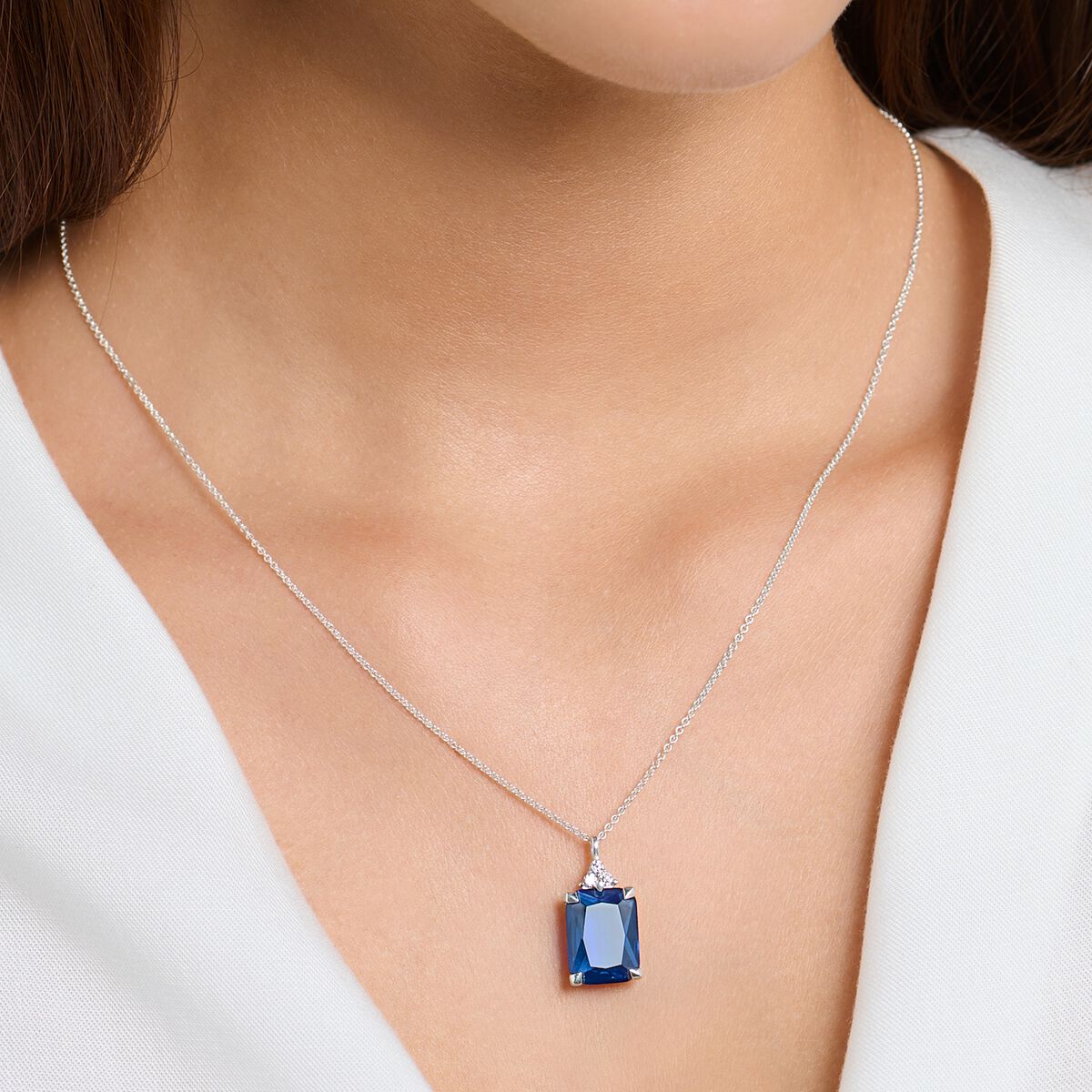 Necklace with blue and white stones silver