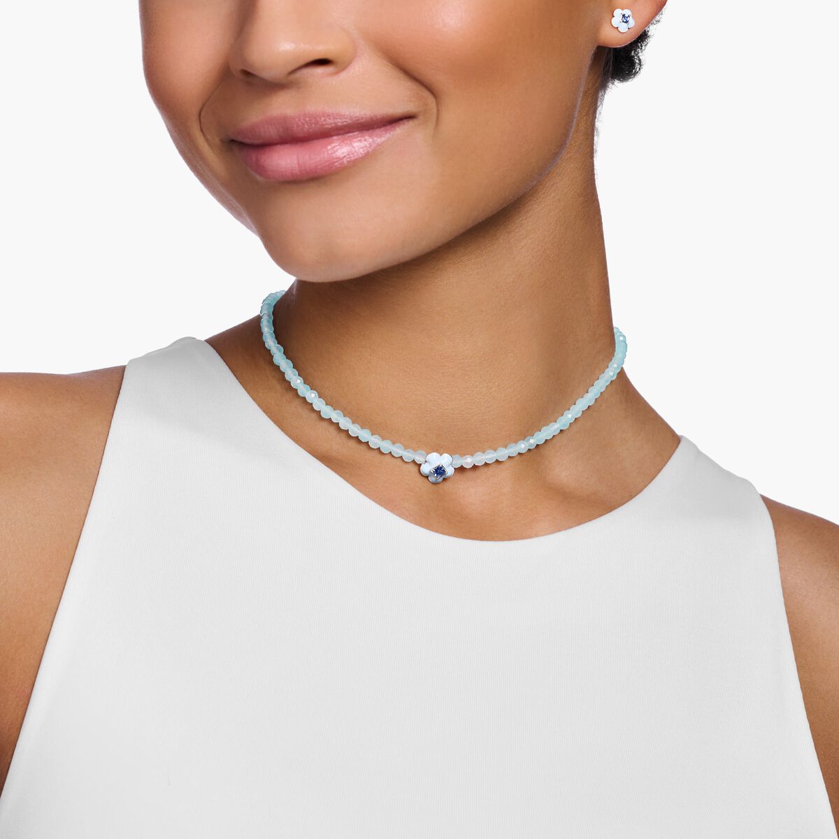 Choker flower with blue jade beads