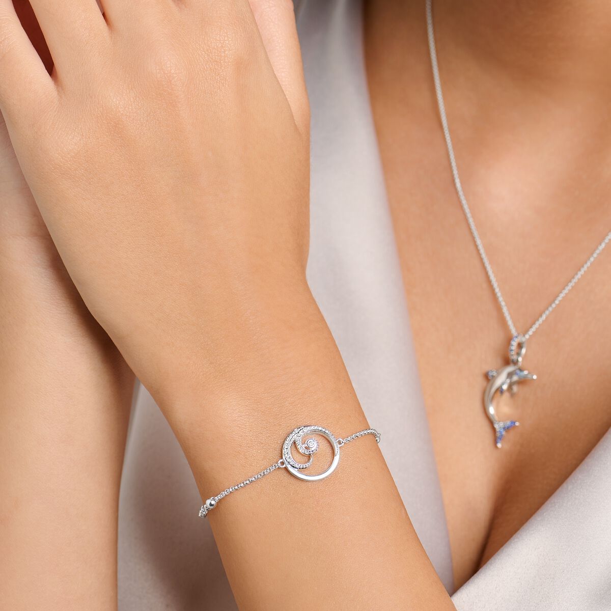 Bracelet wave with stones