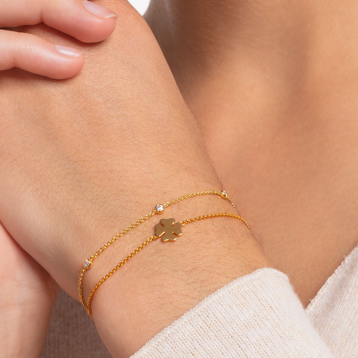 Bracelet white stones gold
