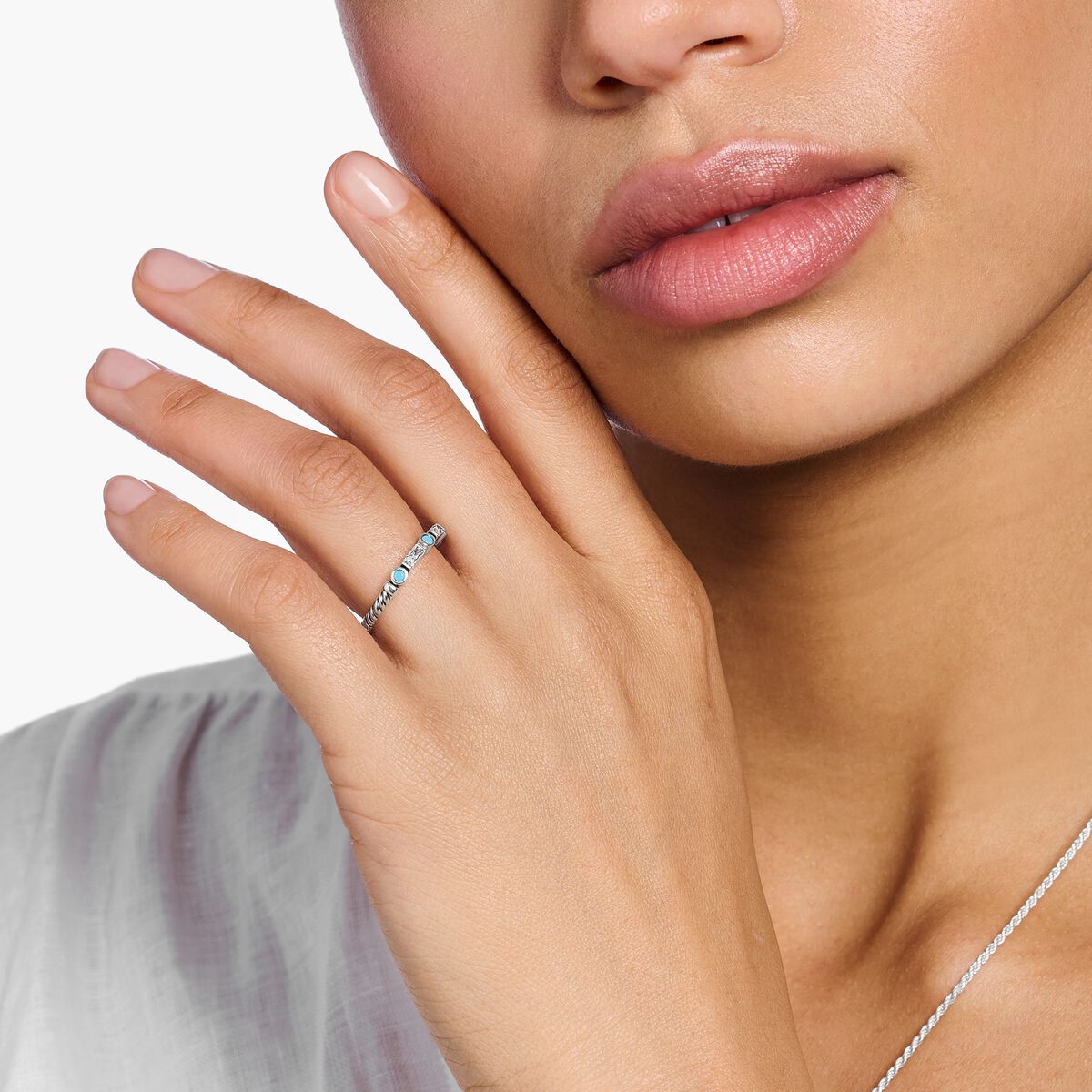 Band ring rope with turquoise and white stones gold plated